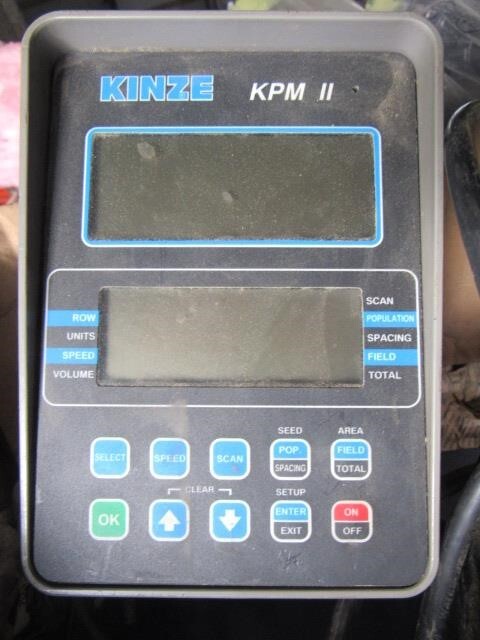 2001 Kinze 3000 Planter