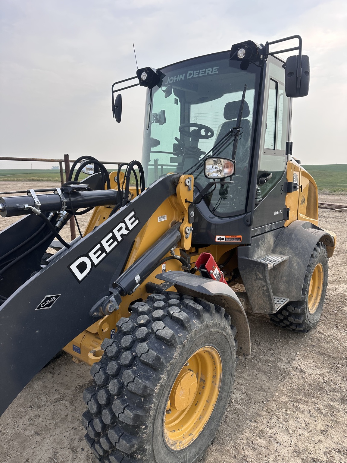 2023 John Deere 324L Front End Loader