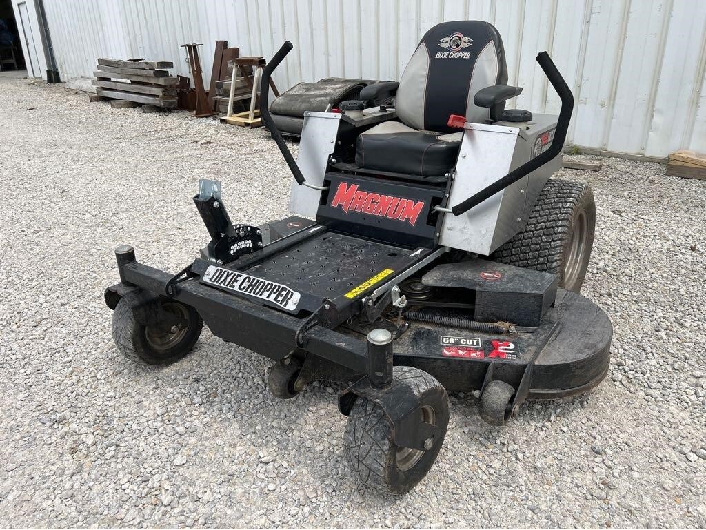 2017 Dixie Chopper BLACKHAWK HP 2460KW Lawn Mower