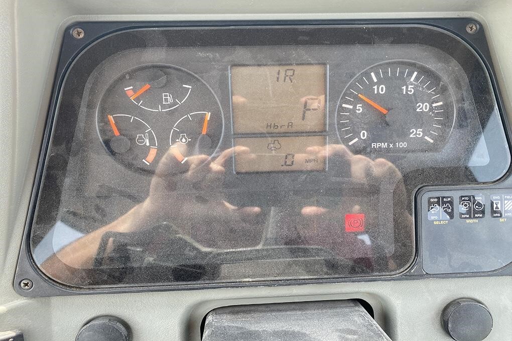 1999 Massey Ferguson 8270 Tractor