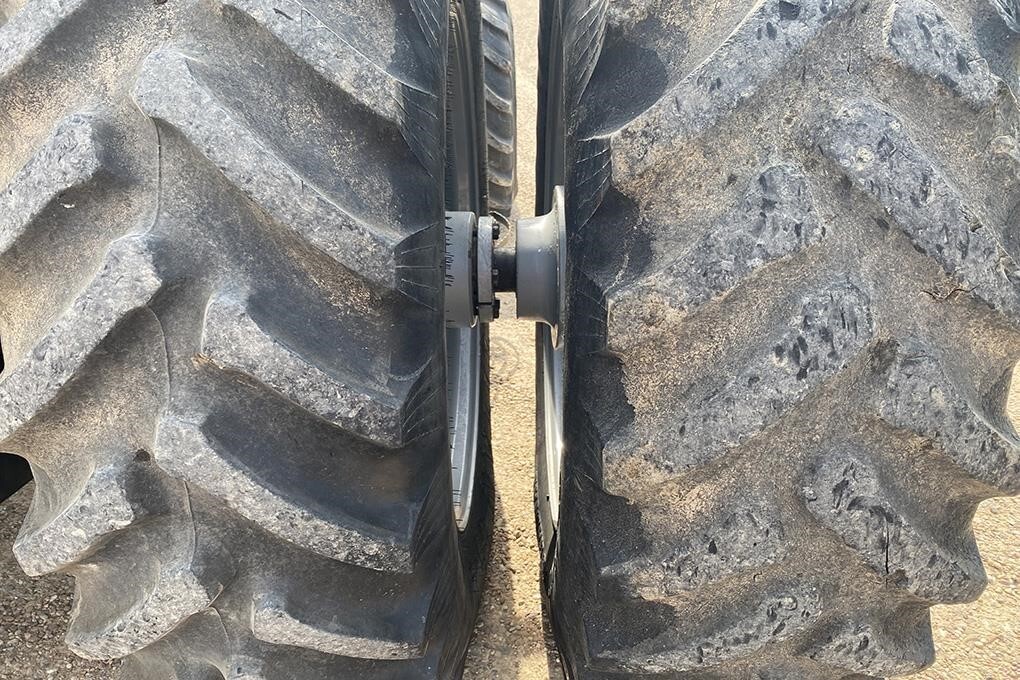 1999 Massey Ferguson 8270 Tractor