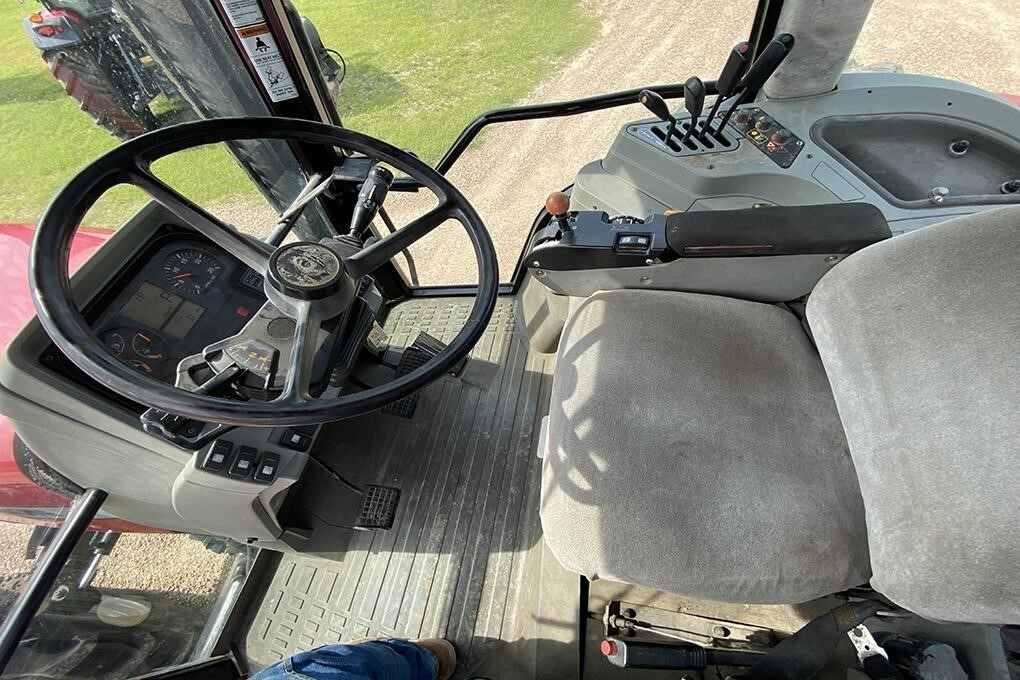 1999 Massey Ferguson 8270 Tractor