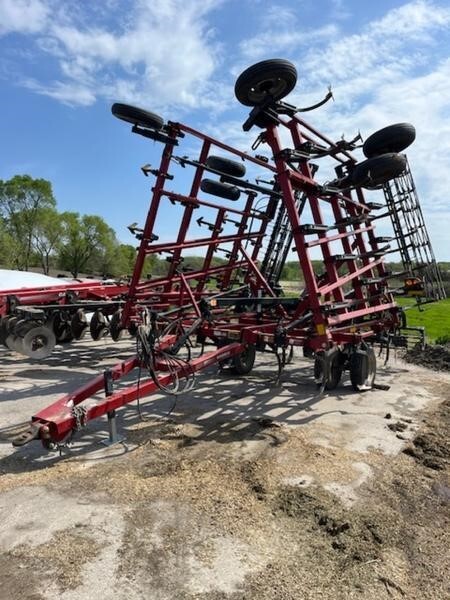 2009 Case IH Tigermate II Field Cultivator
