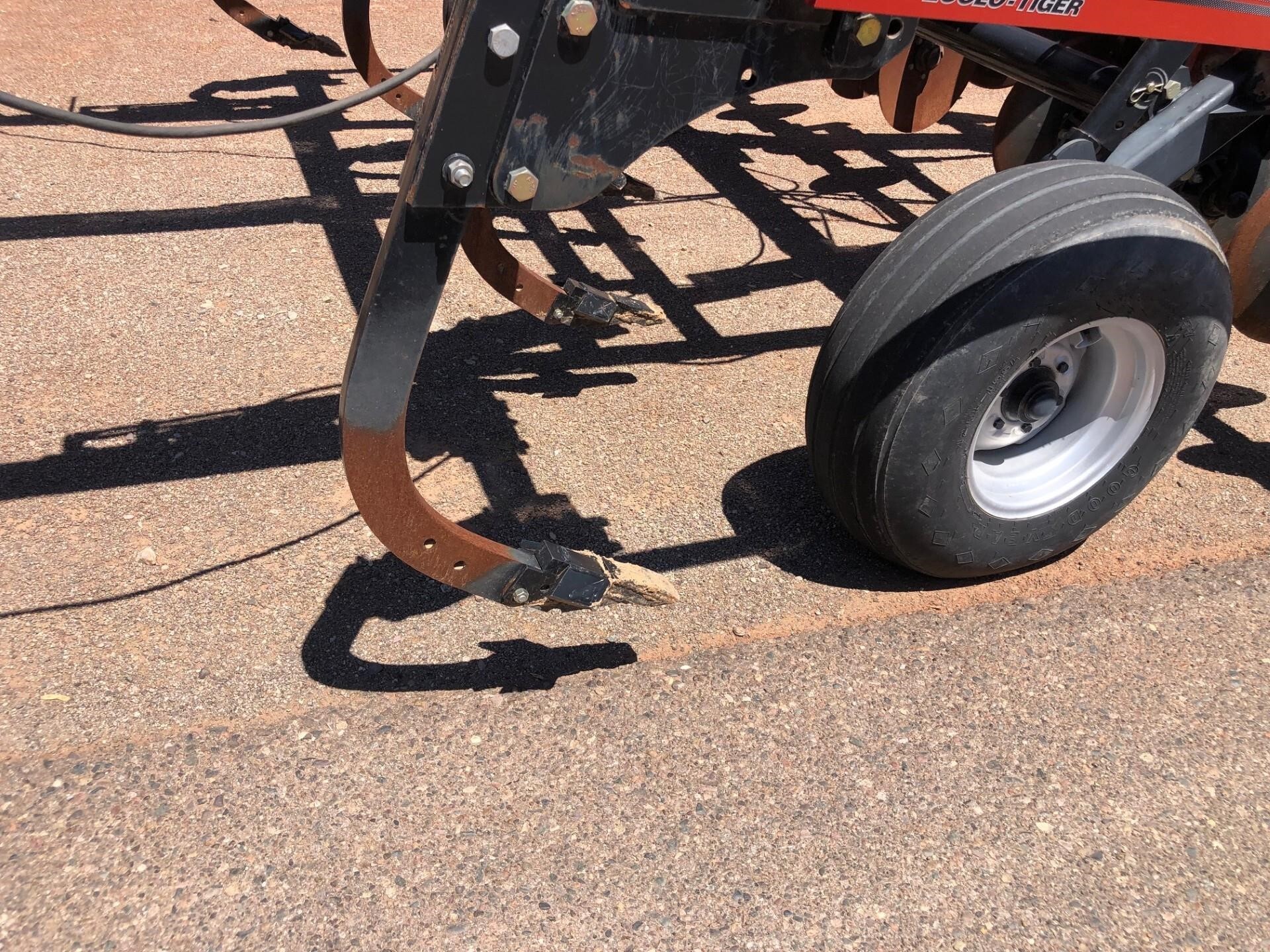 2016 Case IH Ecolo-Tiger 527B Disk Chisel