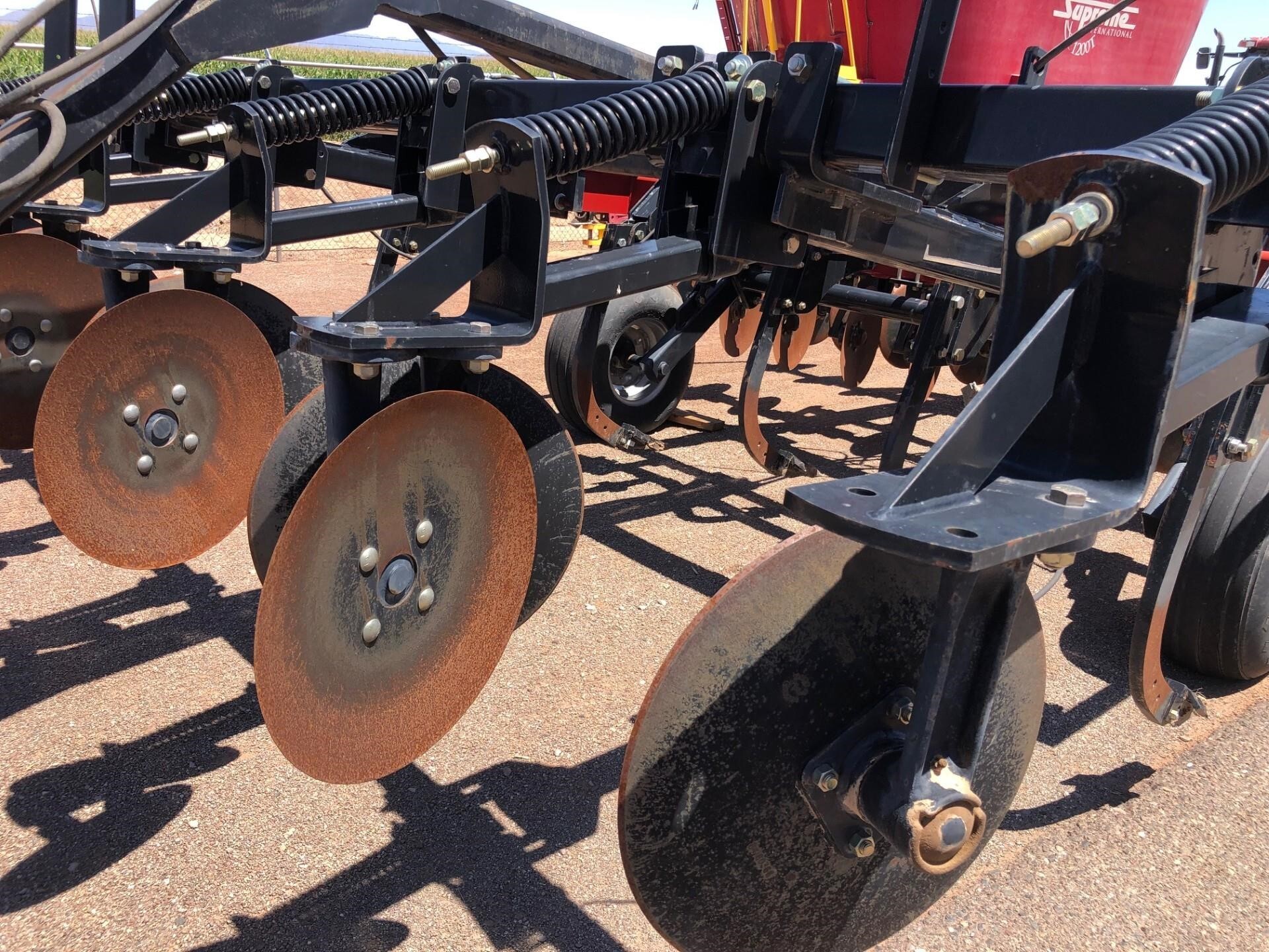 2016 Case IH Ecolo-Tiger 527B Disk Chisel