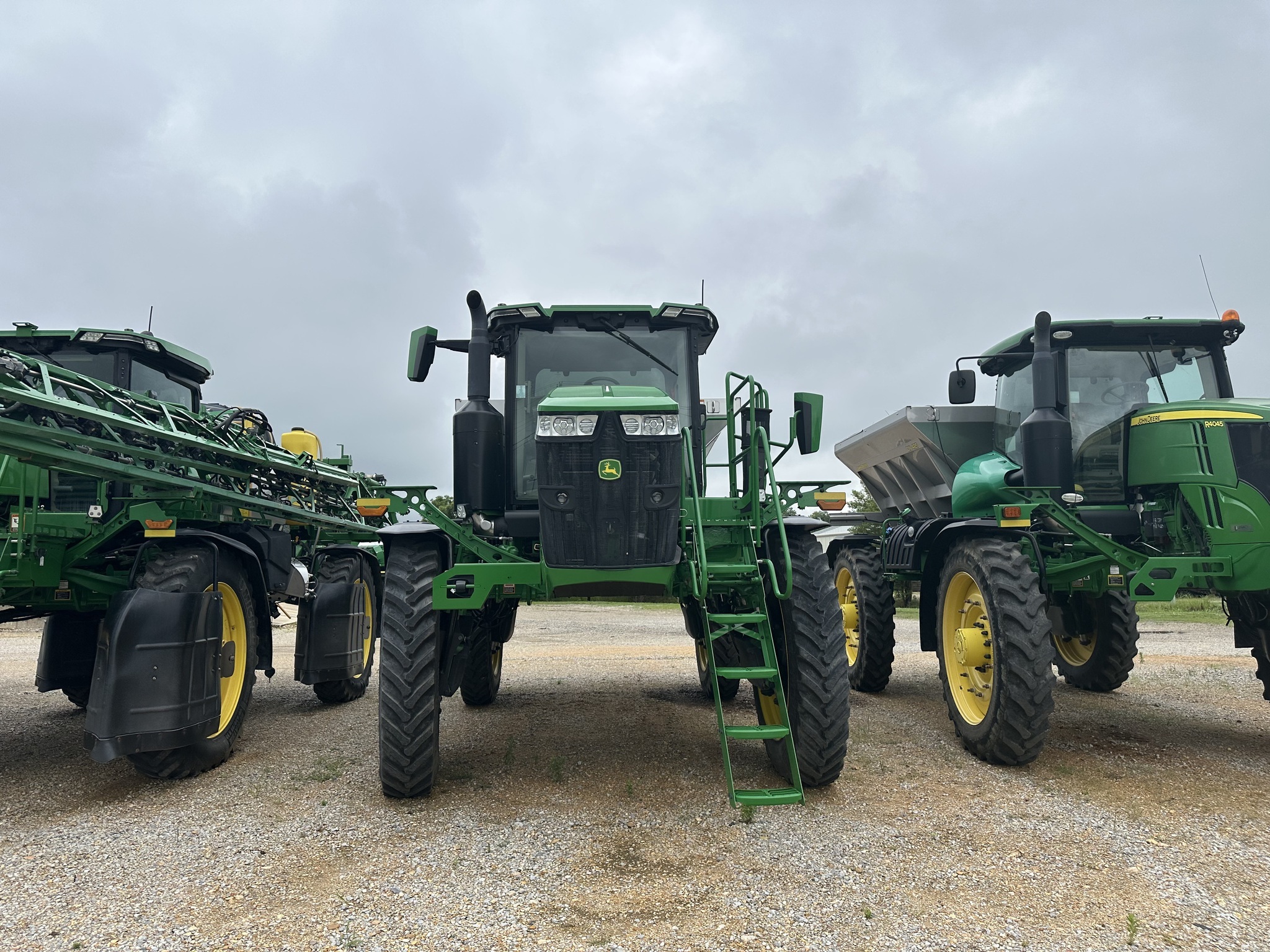 2023 John Deere 600R Loader and Skid Steer Attachment