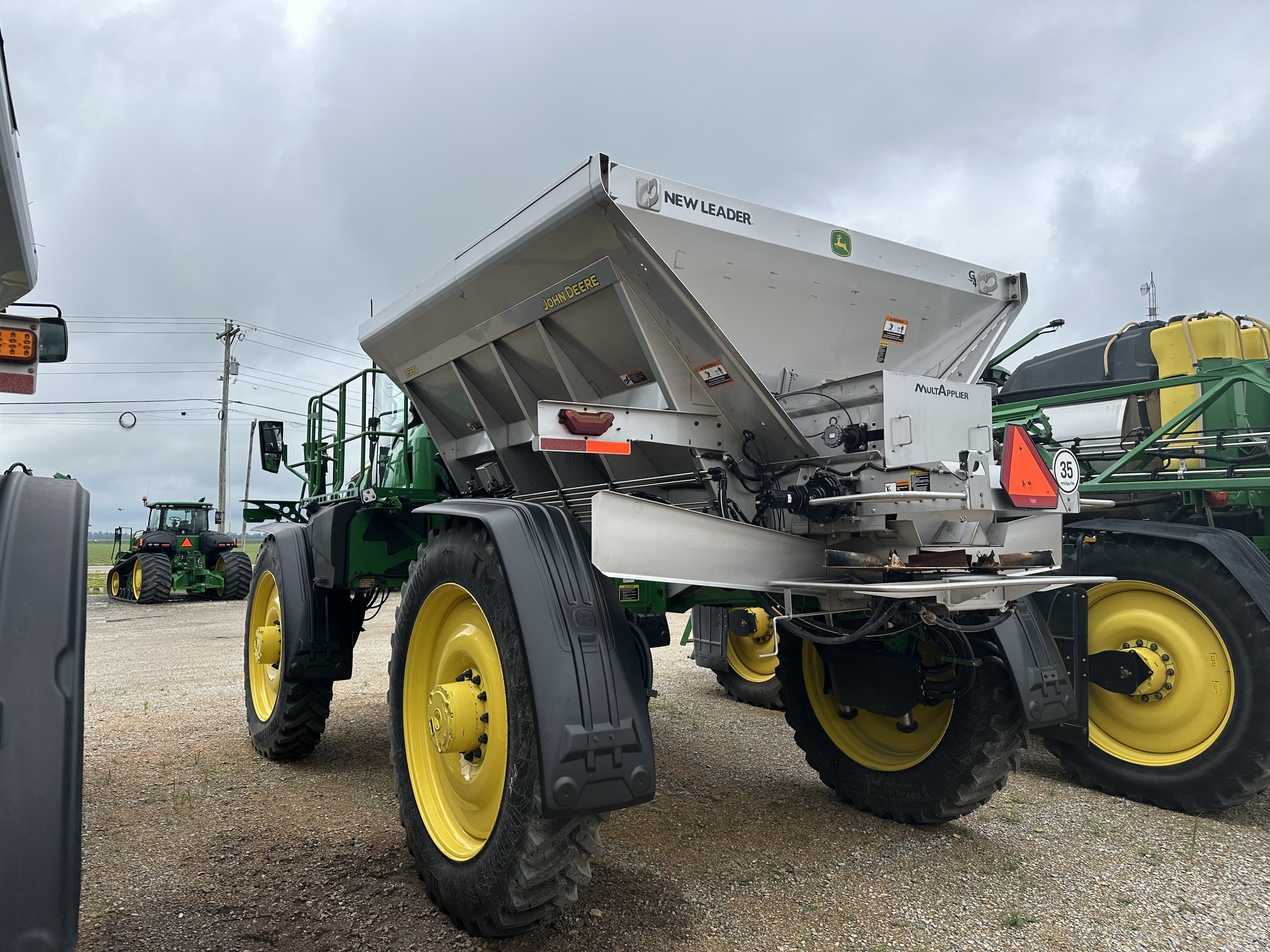 2023 John Deere 600R Loader and Skid Steer Attachment