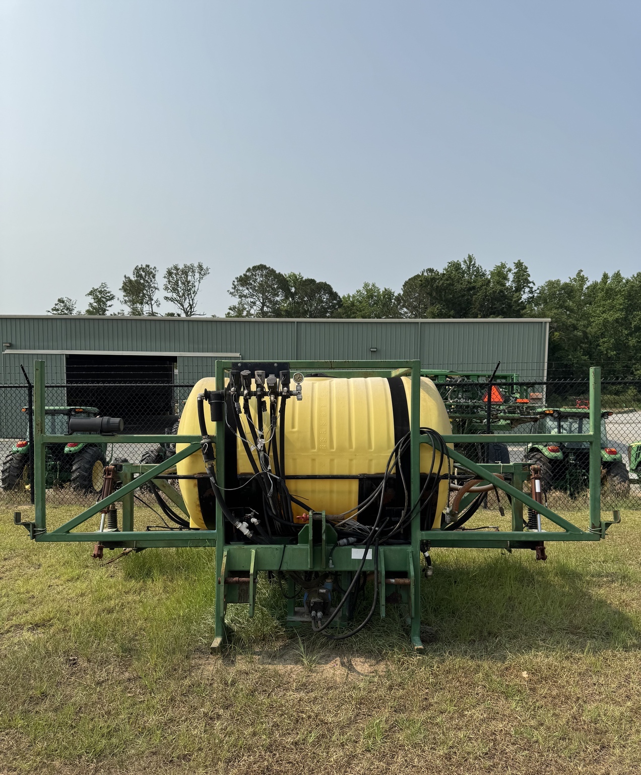  LMC 400G Pull-Type Sprayer