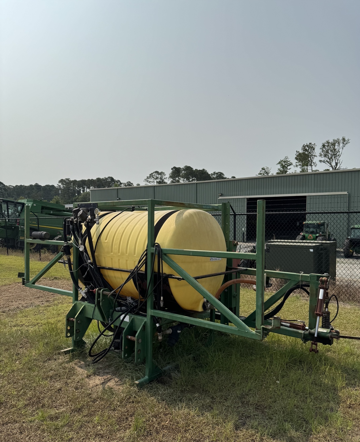  LMC 400G Pull-Type Sprayer