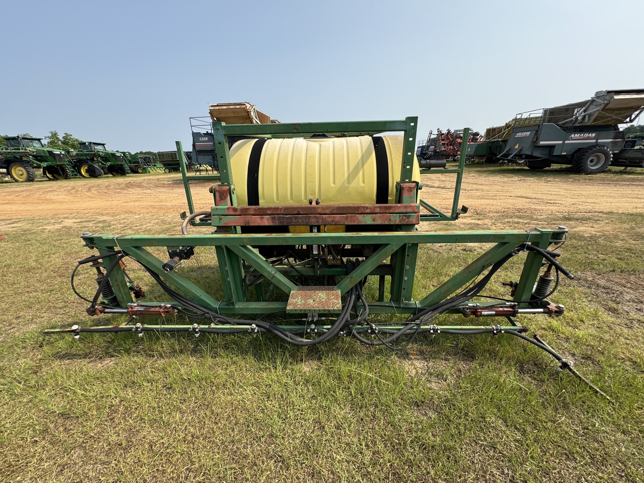  LMC 400G Pull-Type Sprayer