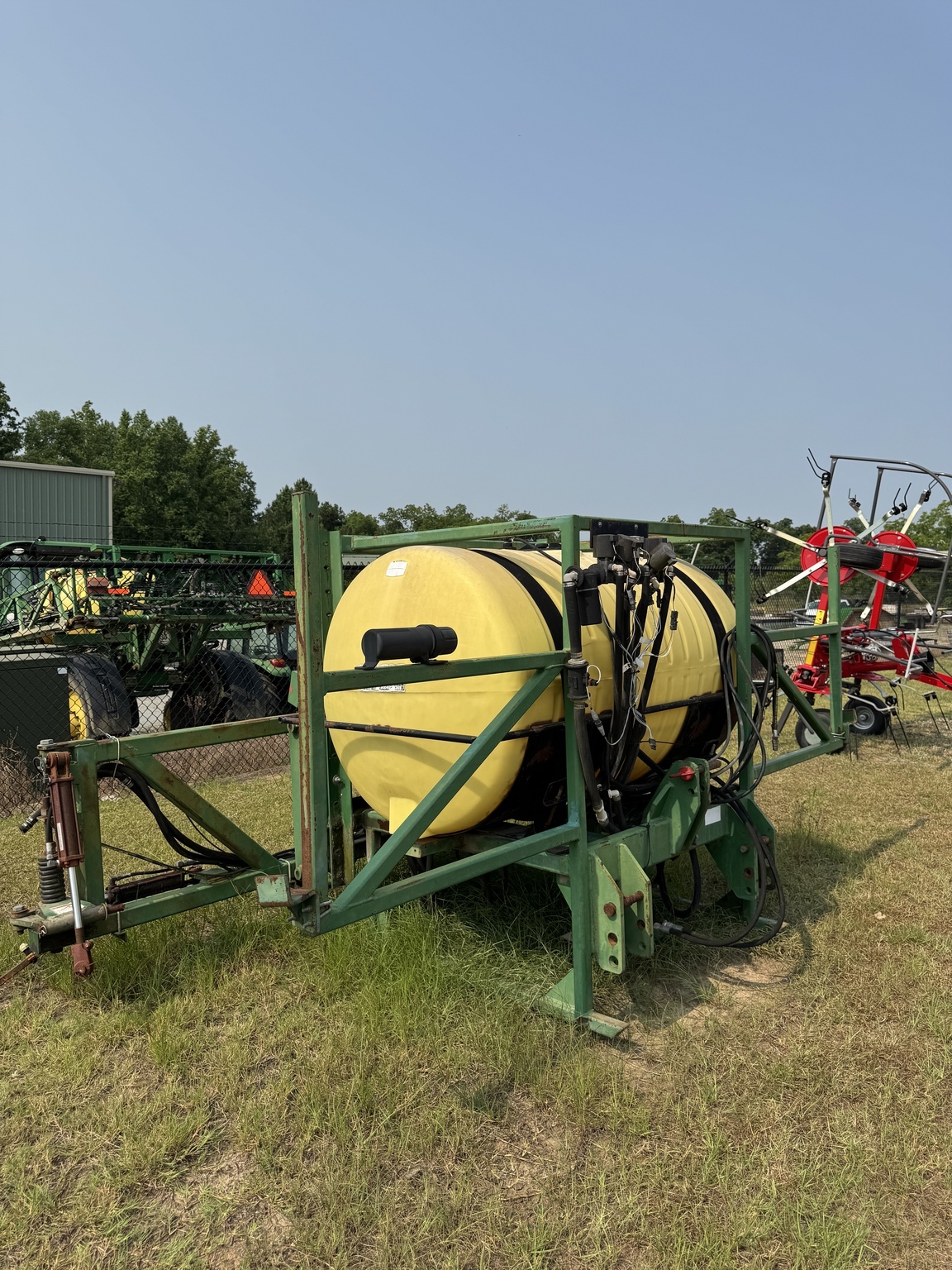  LMC 400G Pull-Type Sprayer