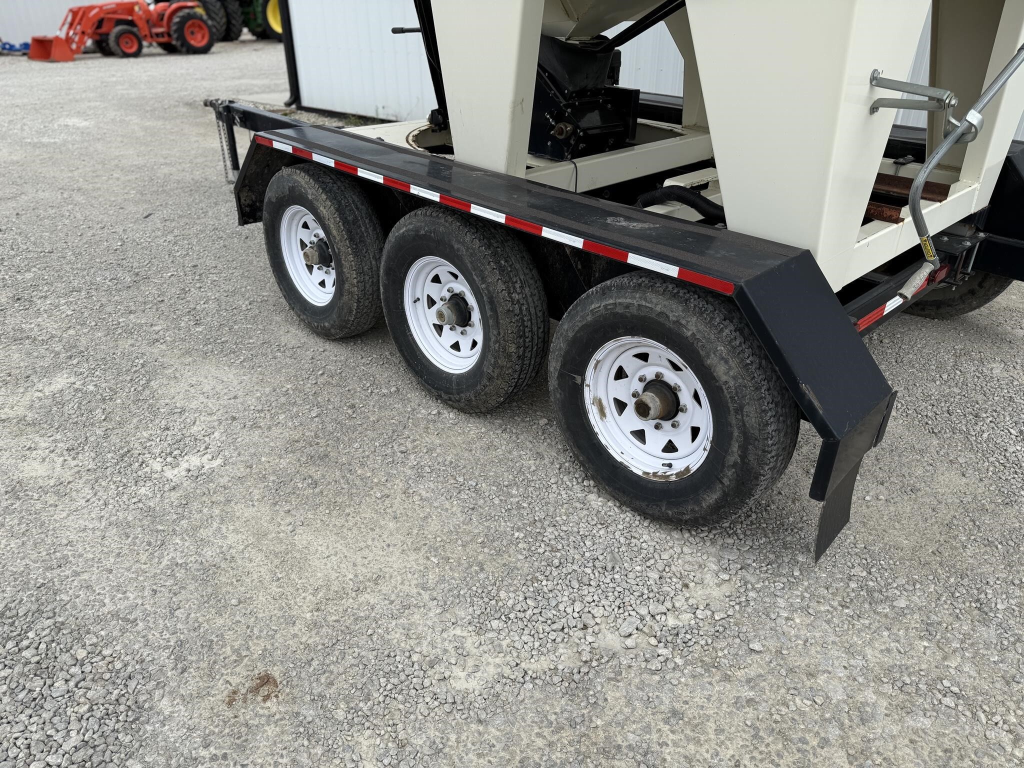  Friesen 375 Seed Tender