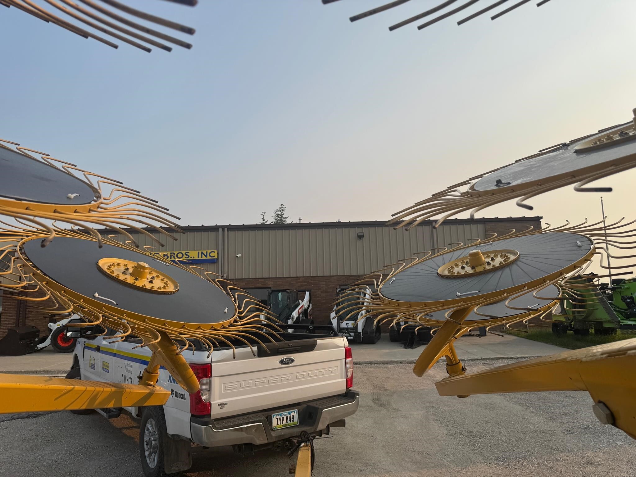 2013 Vermeer VR1224 Rake