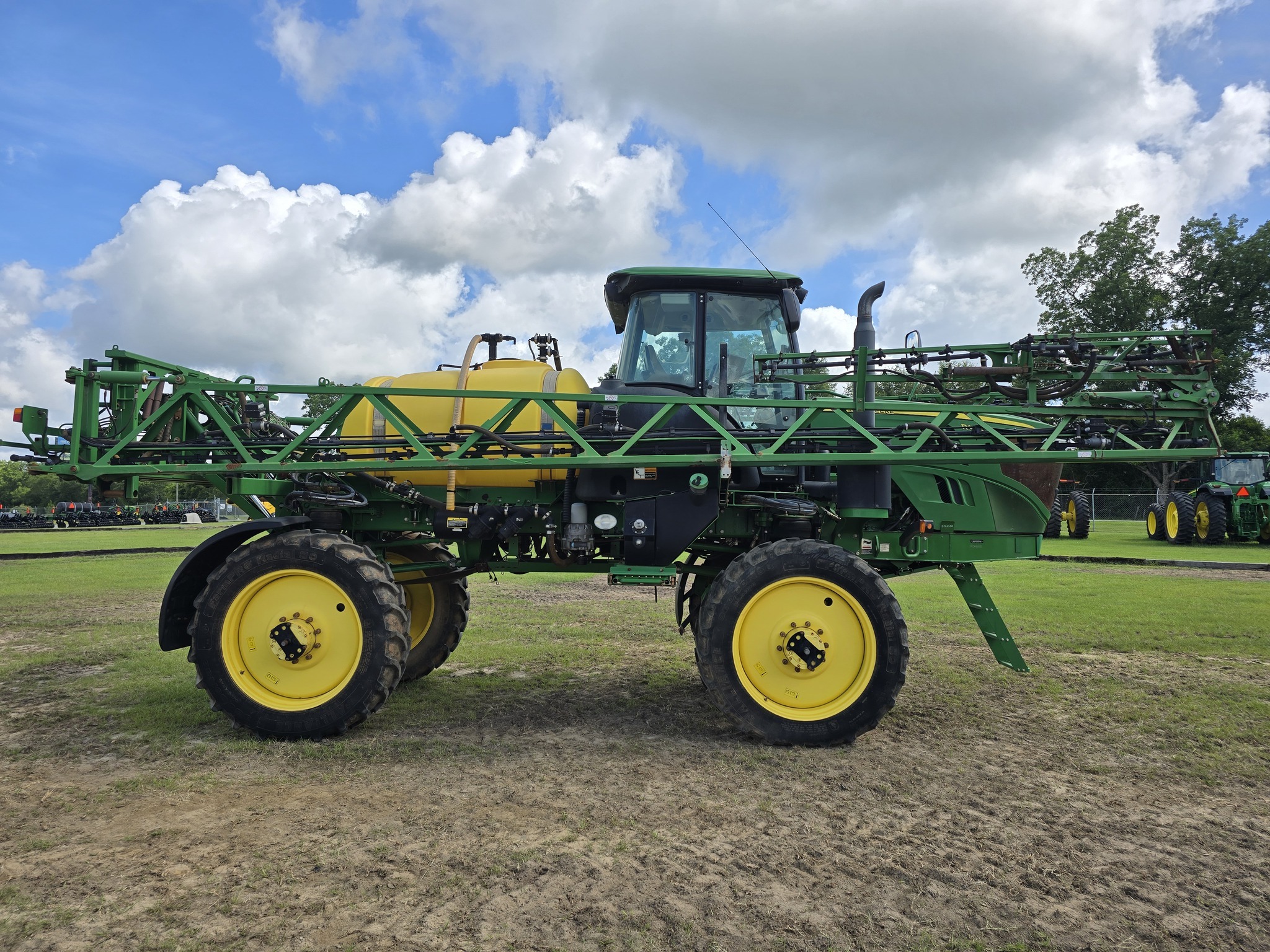 2017 John Deere R4023 Self-Propelled Sprayer