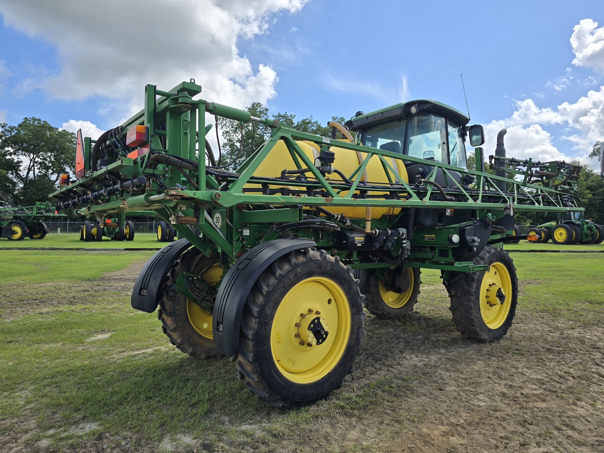 2017 John Deere R4023 Self-Propelled Sprayer