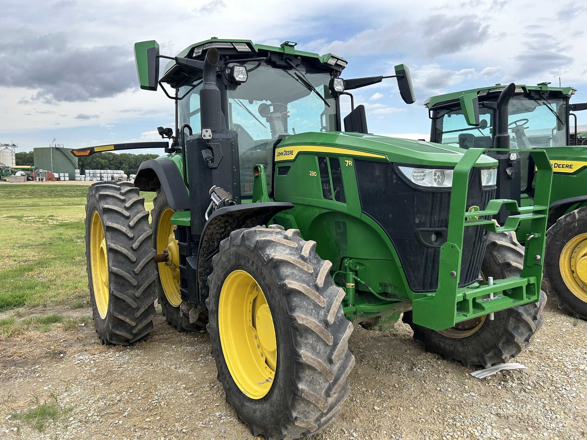 2023 John Deere 7R 230 Tractor
