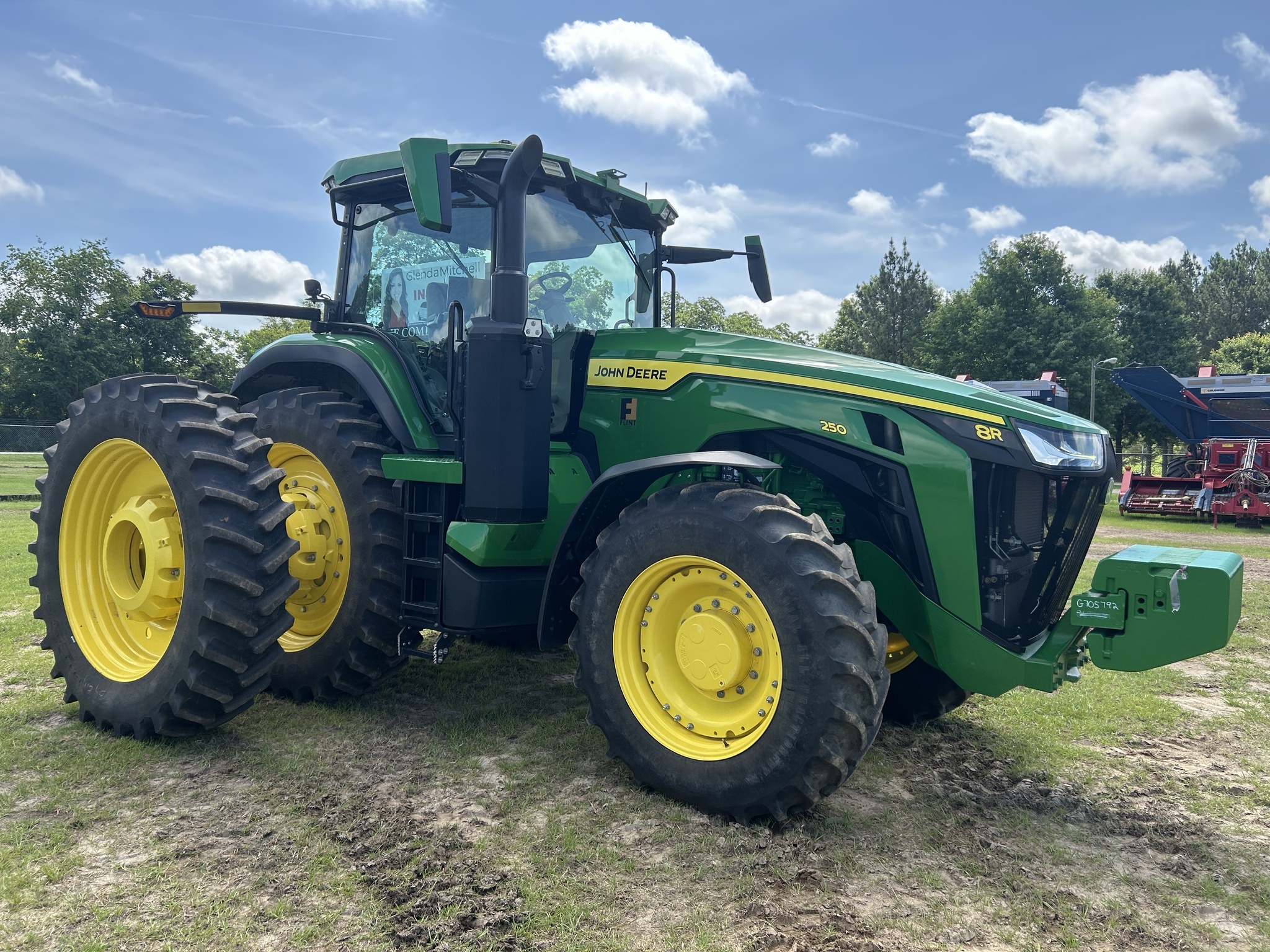 2023 John Deere 8R 250 Tractor