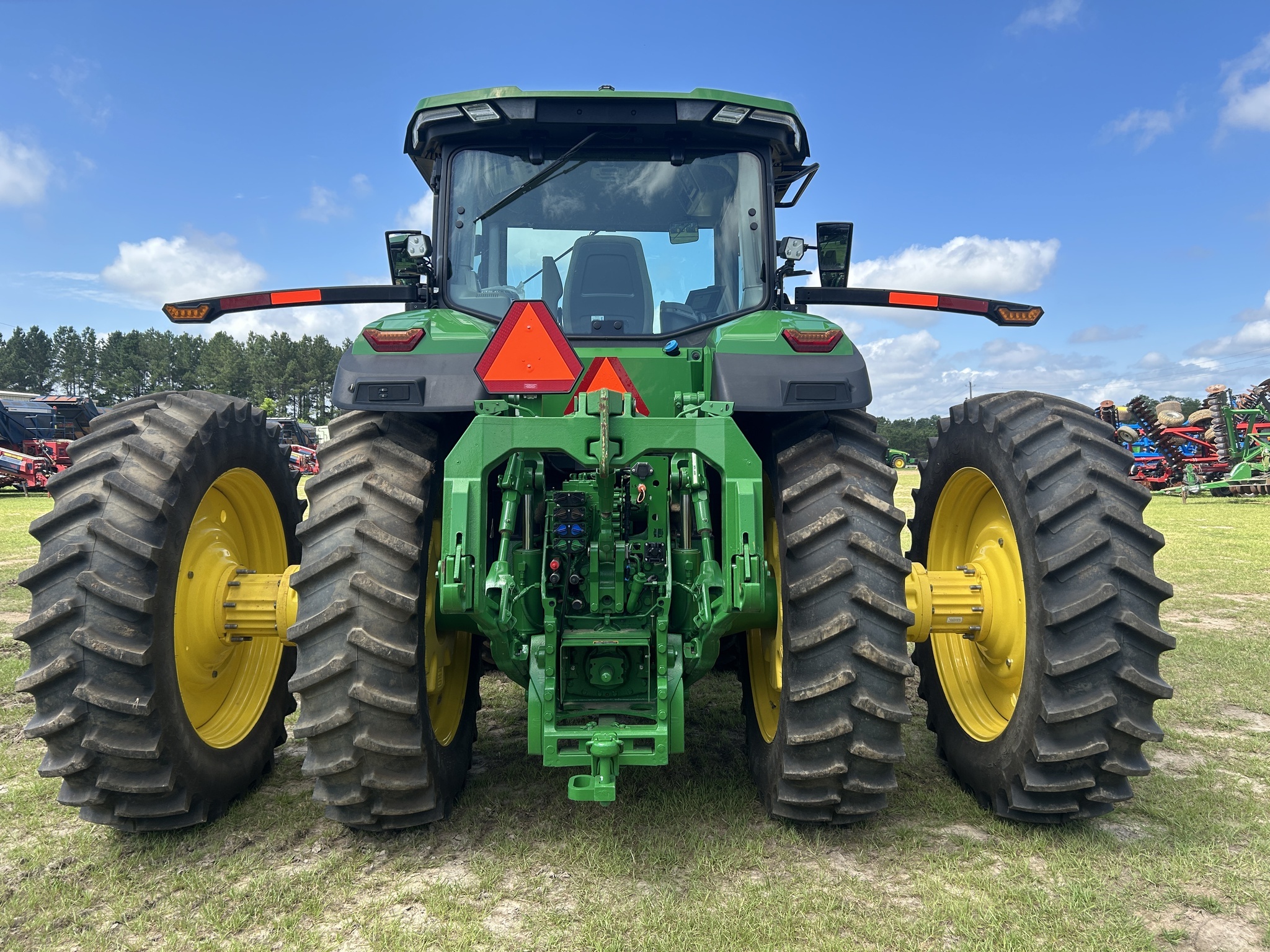 2023 John Deere 8R 250 Tractor