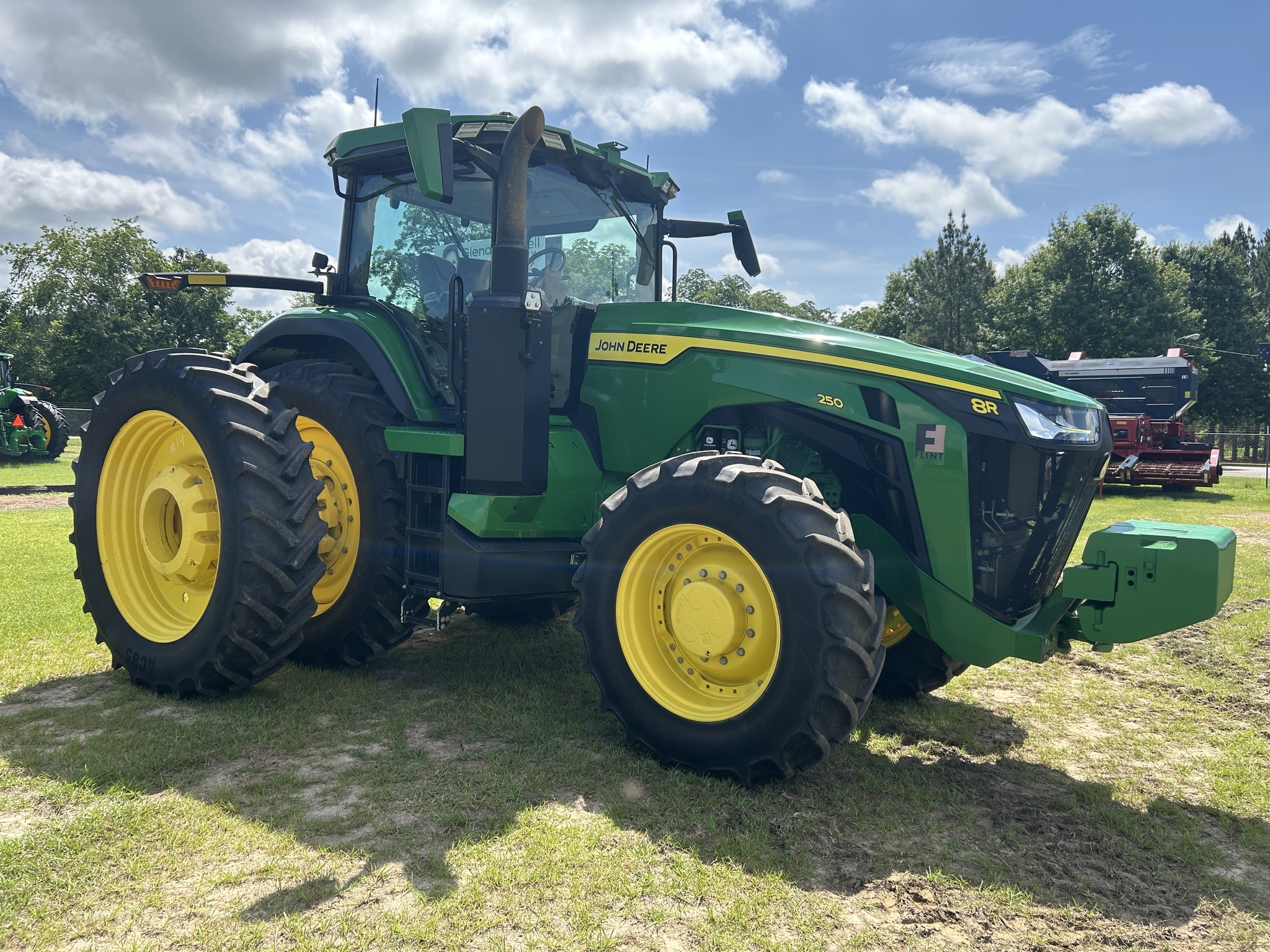2023 John Deere 8R 250 Tractor