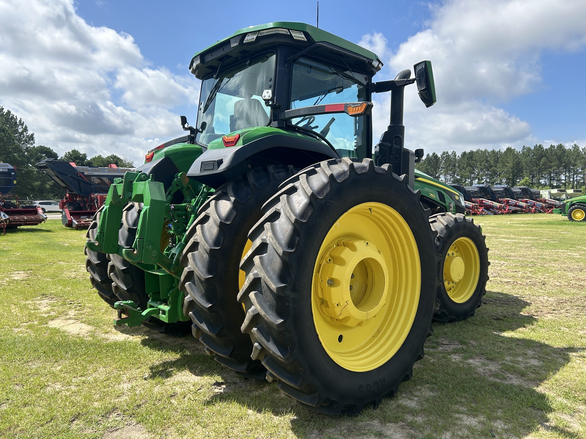 2023 John Deere 8R 250 Tractor