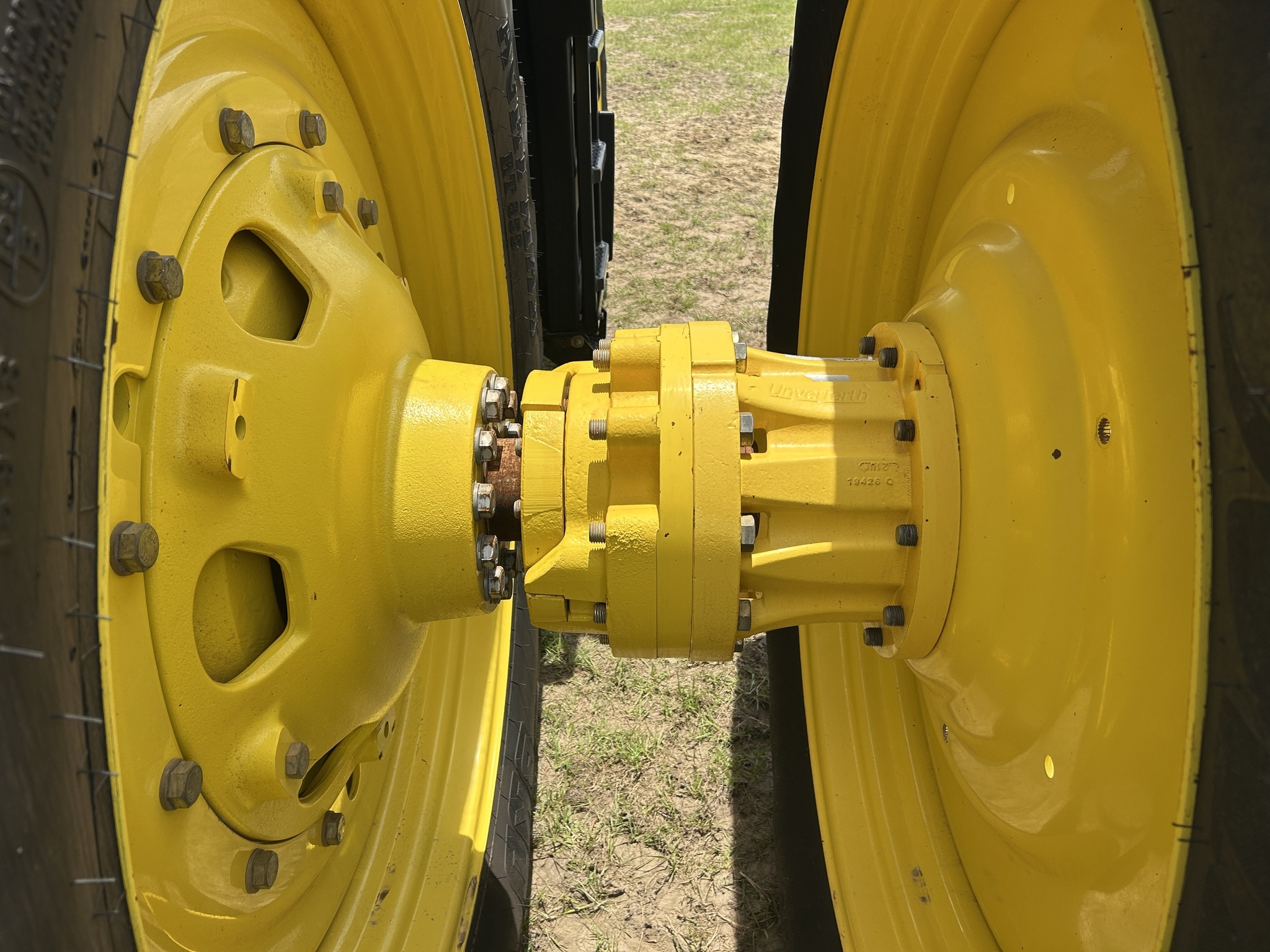 2023 John Deere 8R 250 Tractor