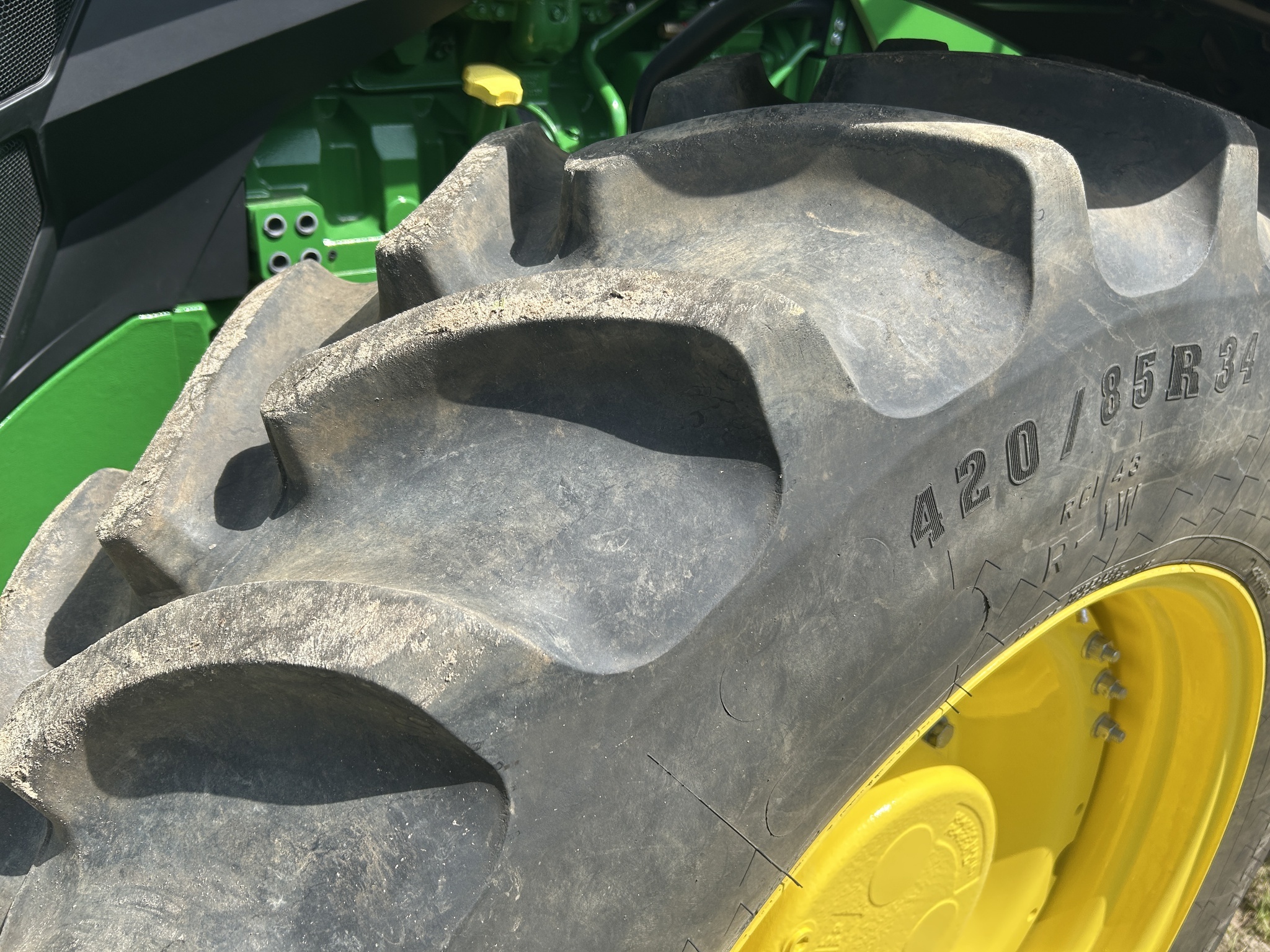 2023 John Deere 8R 250 Tractor