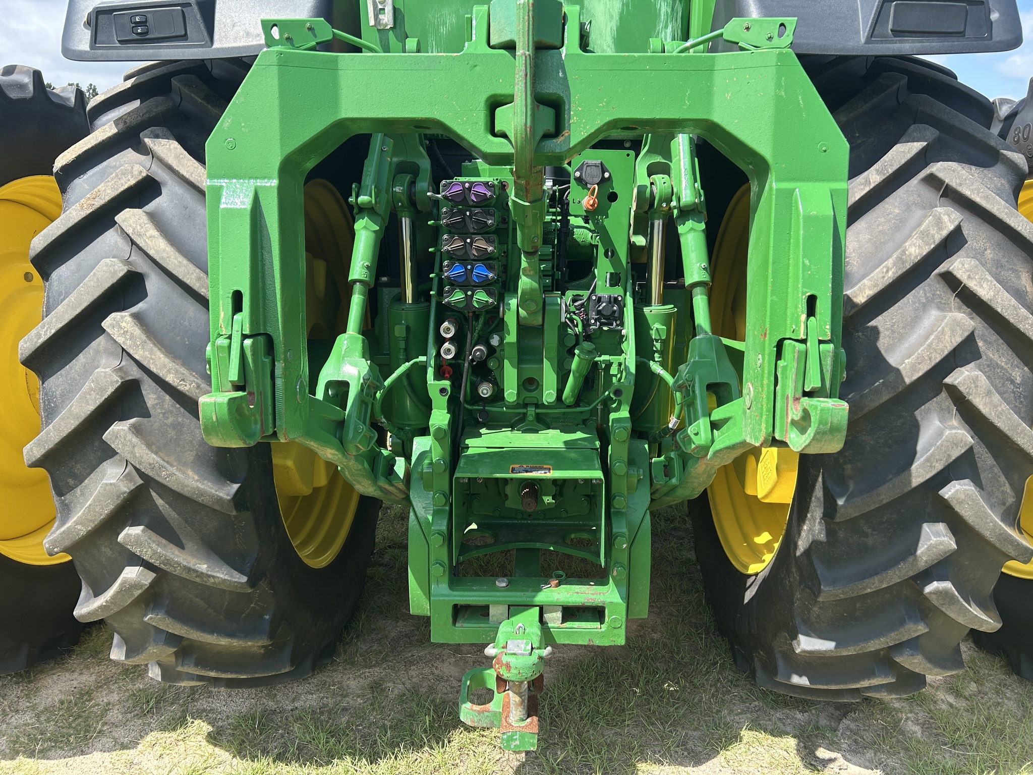 2023 John Deere 8R 250 Tractor