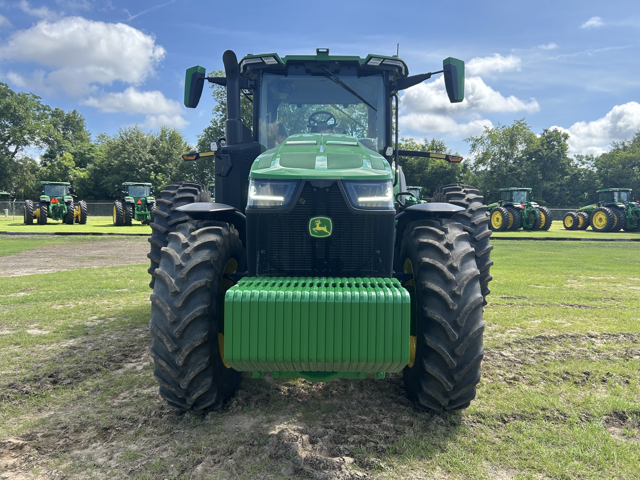 2023 John Deere 8R 250 Tractor