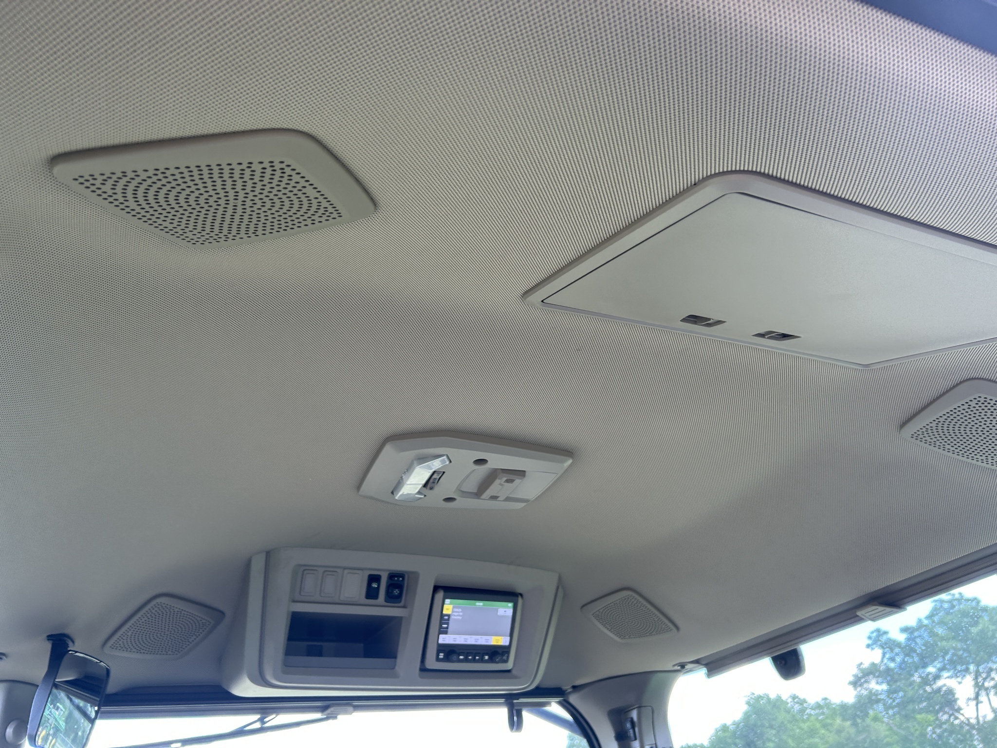 2023 John Deere 8R 250 Tractor