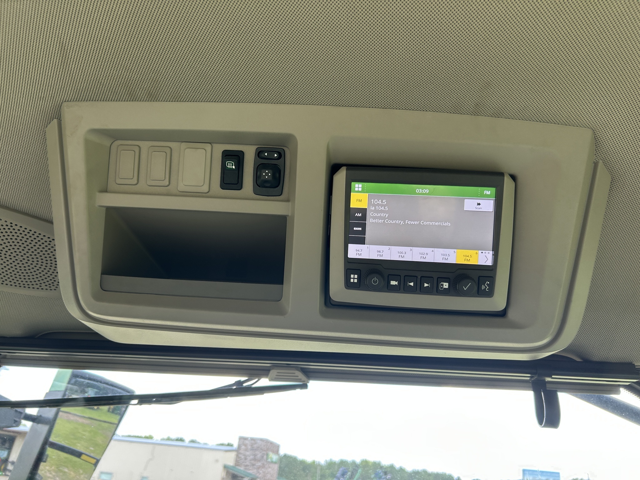 2023 John Deere 8R 250 Tractor