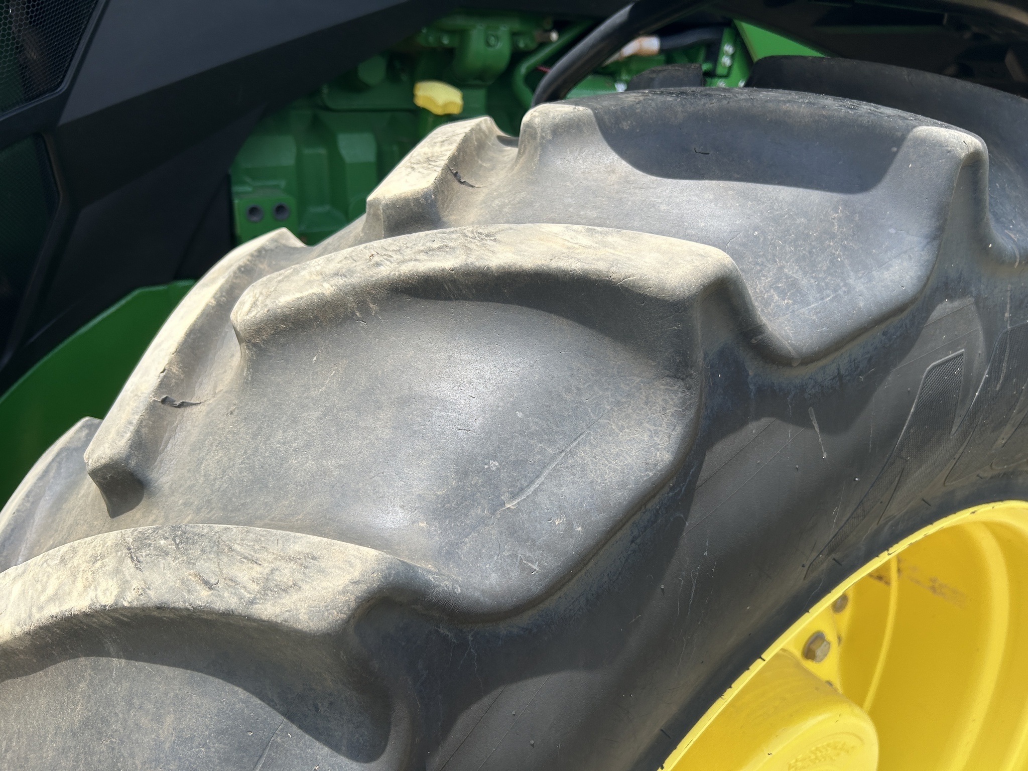 2023 John Deere 8R 250 Tractor