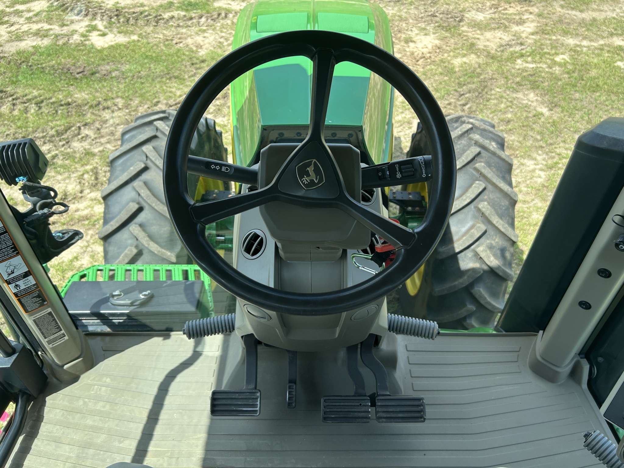 2023 John Deere 8R 250 Tractor
