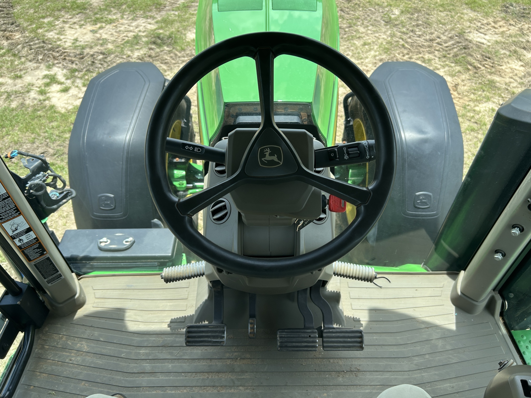2023 John Deere 8R 250 Tractor