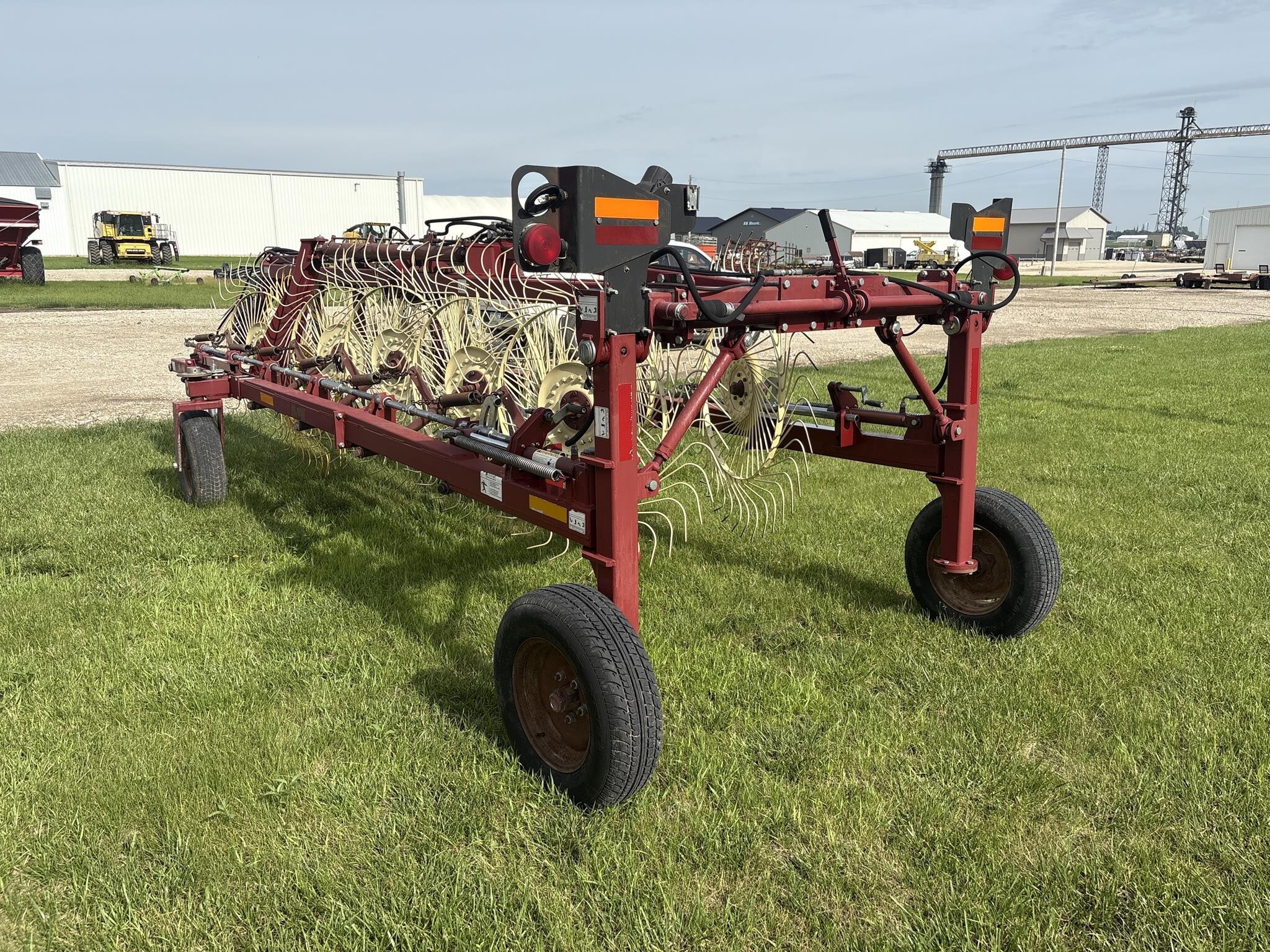 2000 M&W DF12 Rake - $7,500 | Machinery Pete