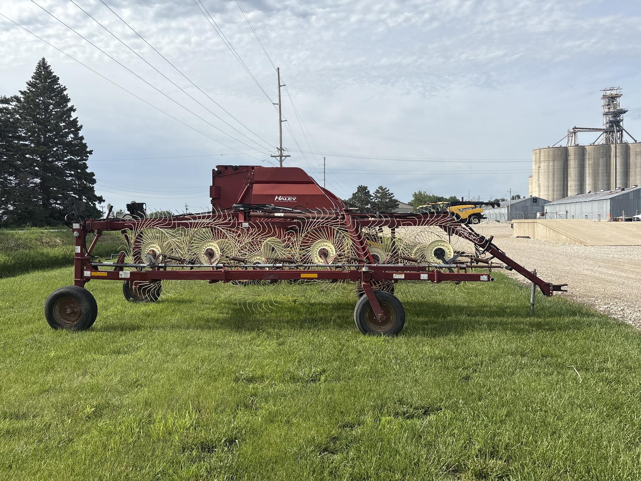 2000 M&W DF12 Rake - $7,500 | Machinery Pete