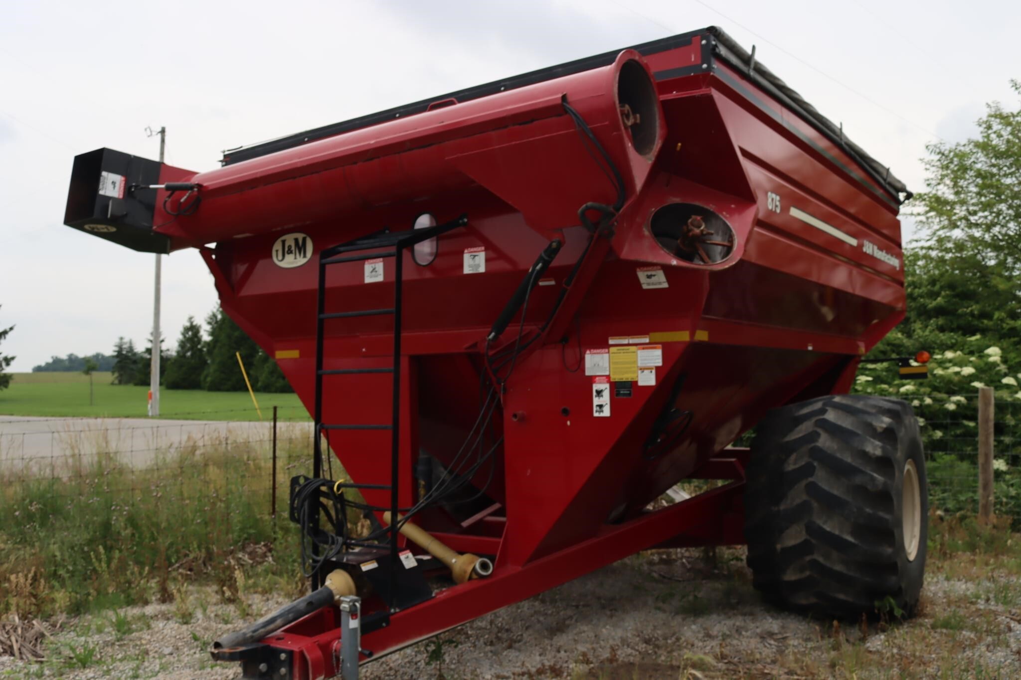 2008 J&M 875 Grain Cart