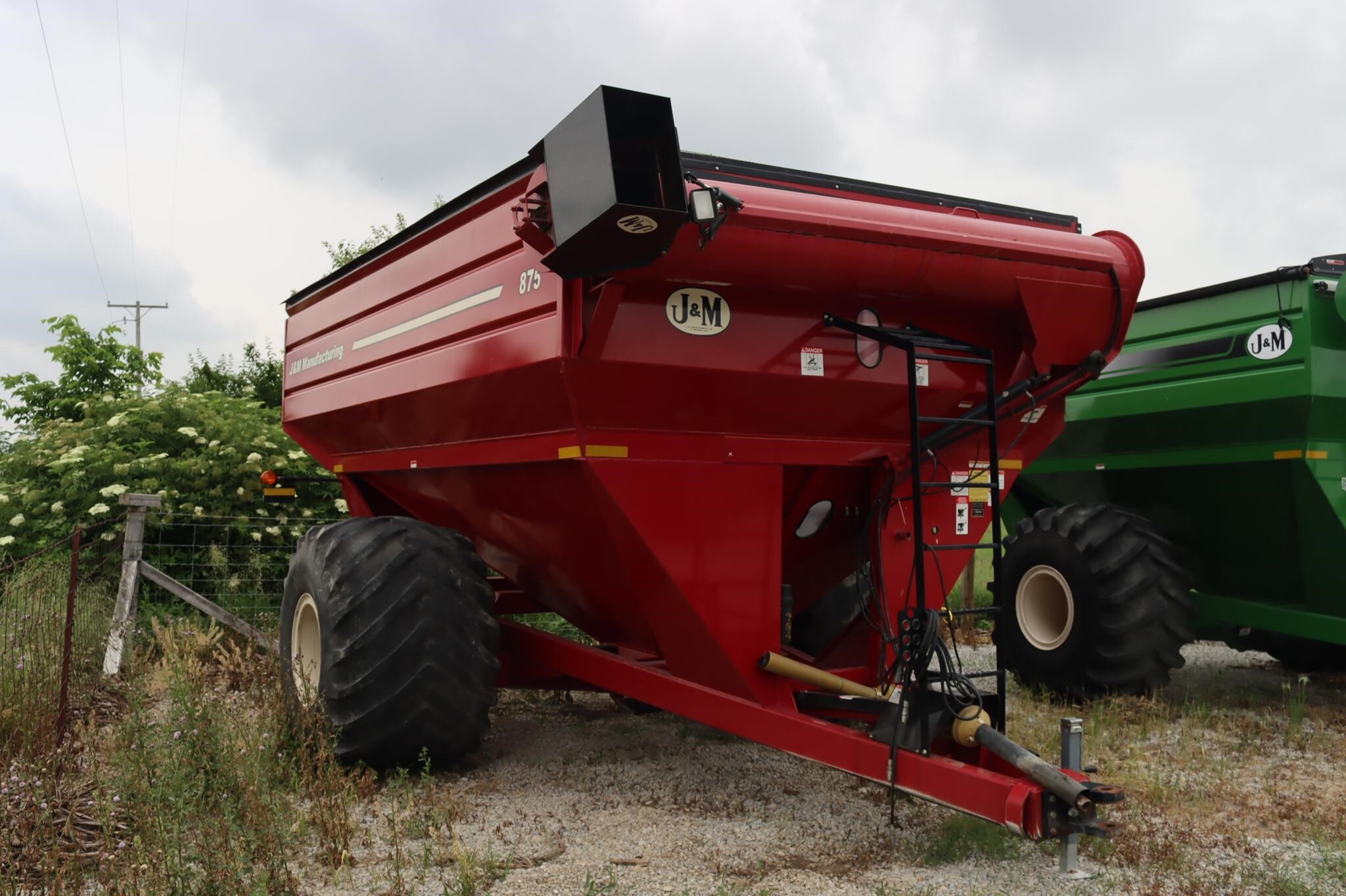 2008 J&M 875 Grain Cart