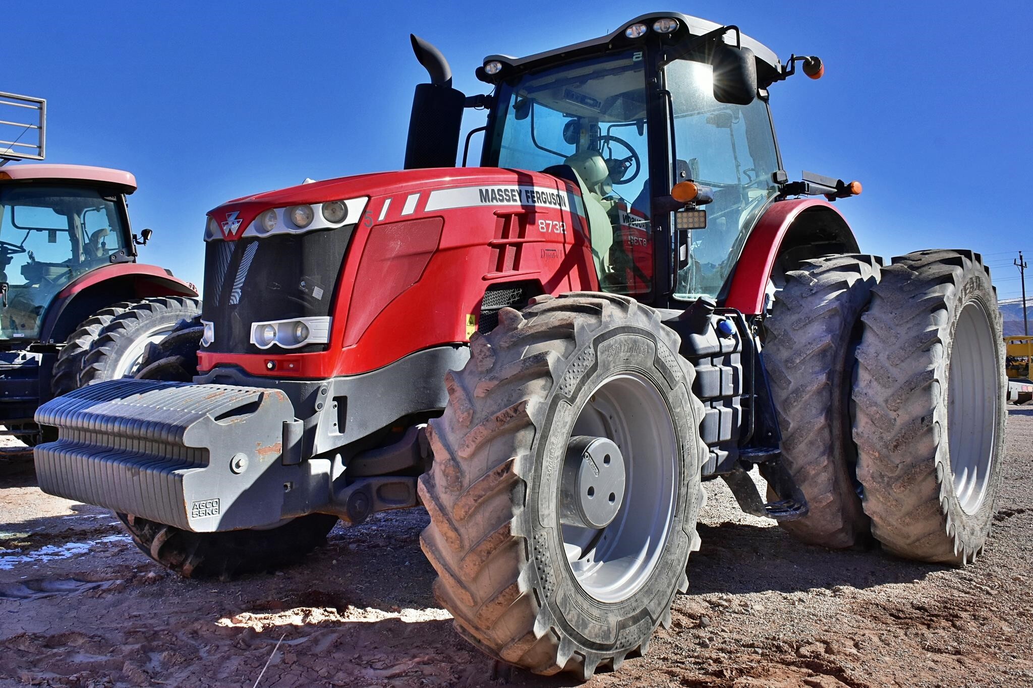 2017 Massey Ferguson 8732 Tractor