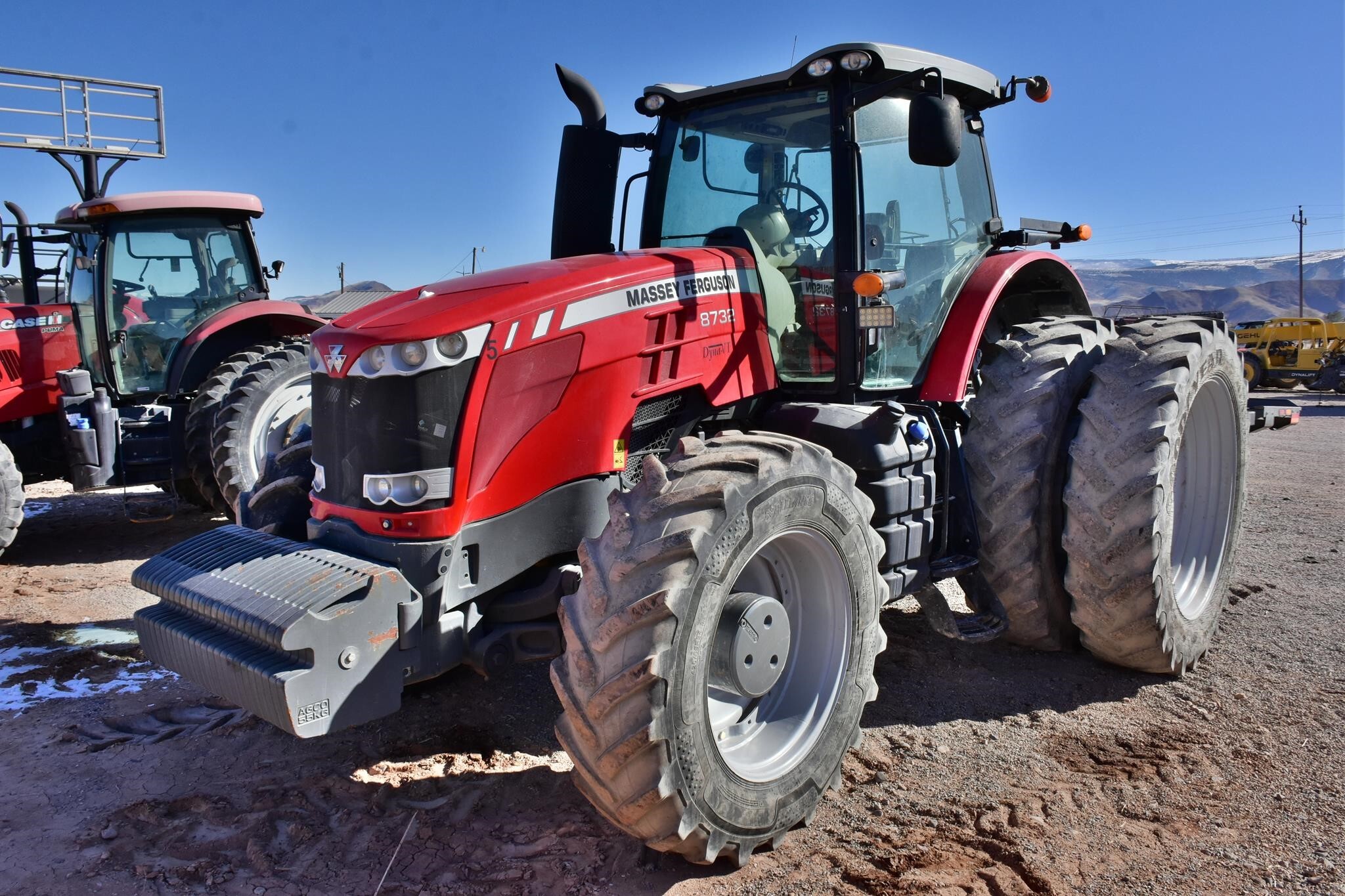 2017 Massey Ferguson 8732 Tractor