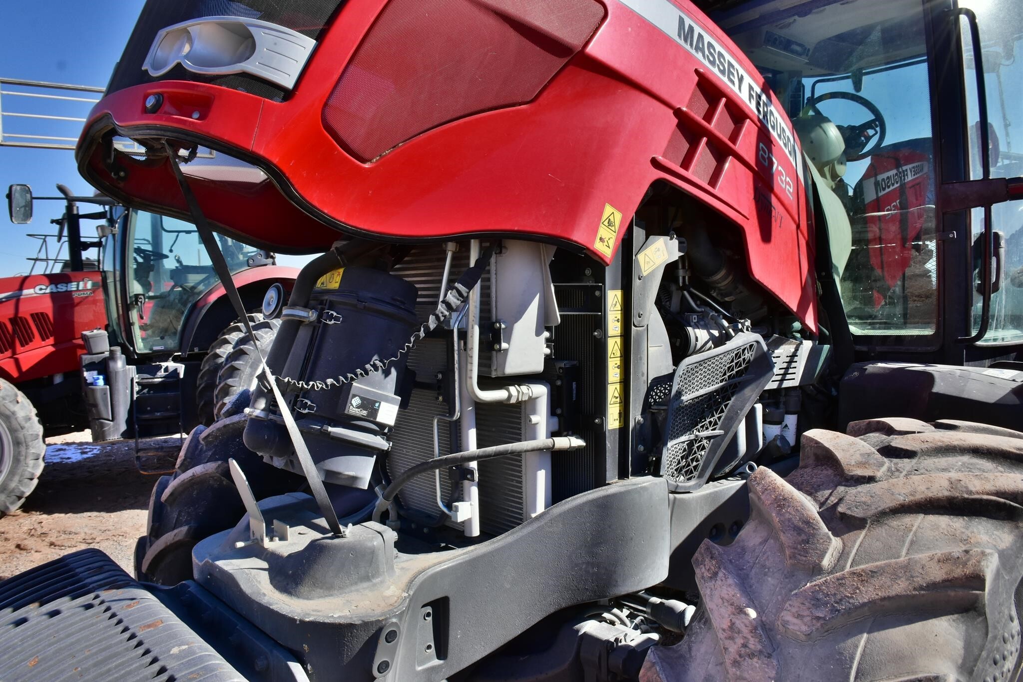 2017 Massey Ferguson 8732 Tractor