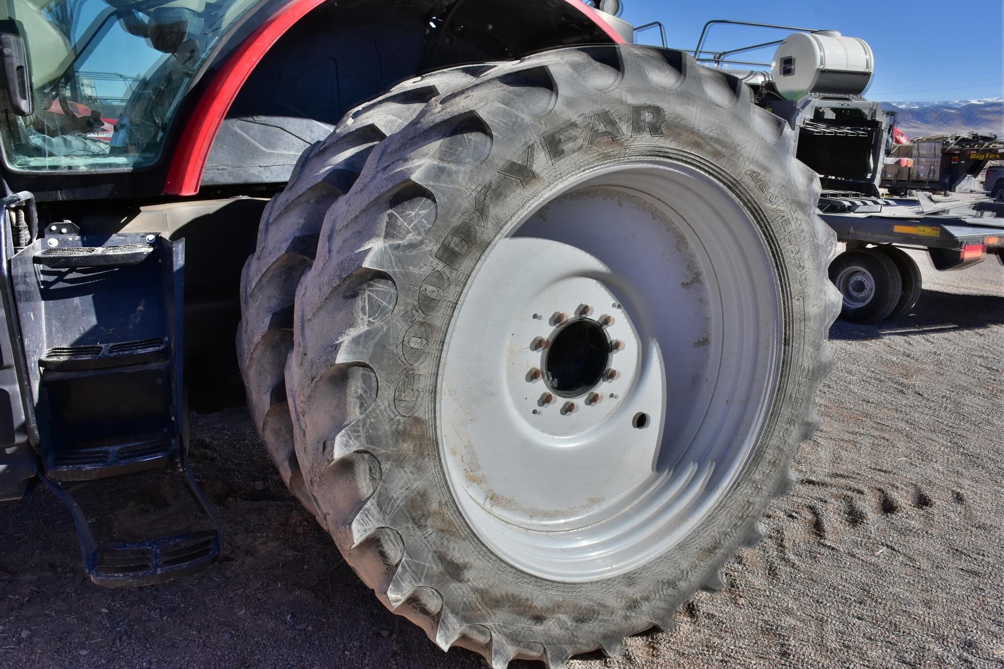 2017 Massey Ferguson 8732 Tractor