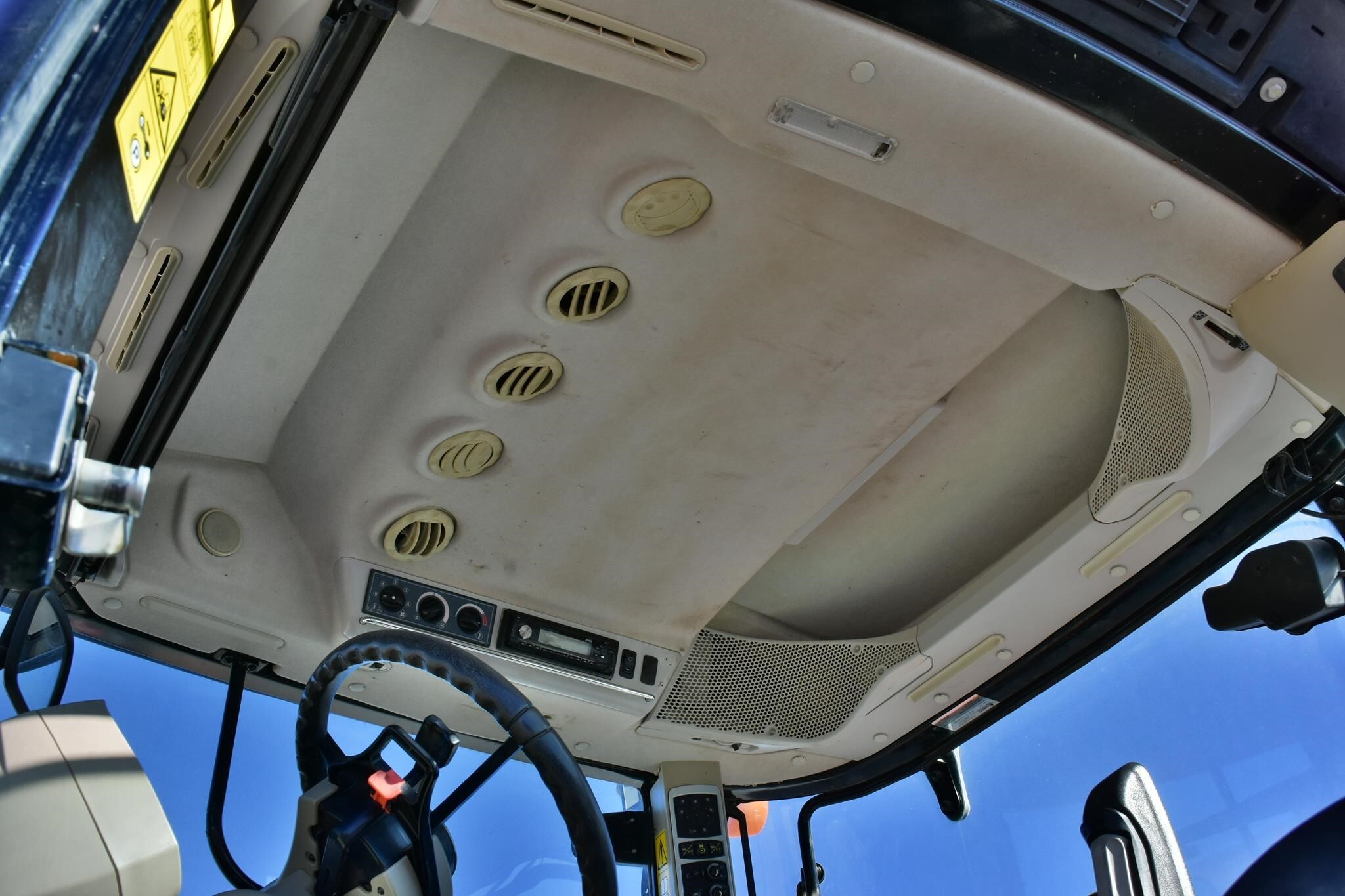 2017 Massey Ferguson 8732 Tractor