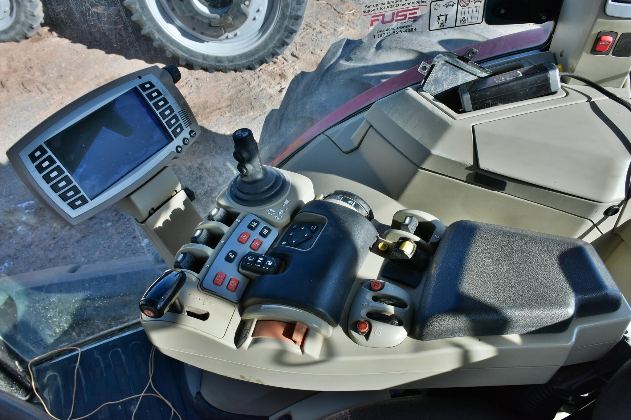 2017 Massey Ferguson 8732 Tractor