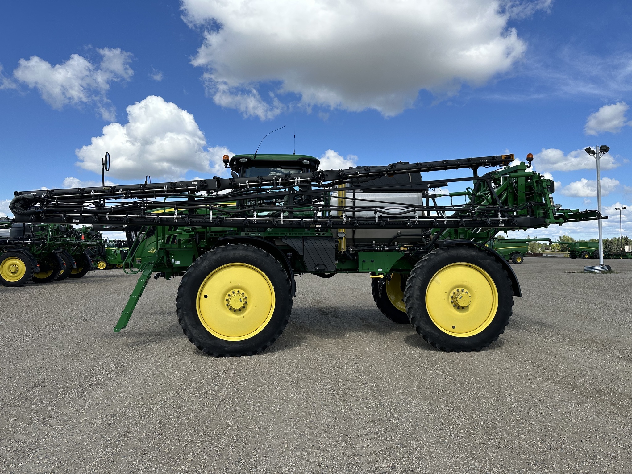 2020 John Deere R4044 Self-Propelled Sprayer