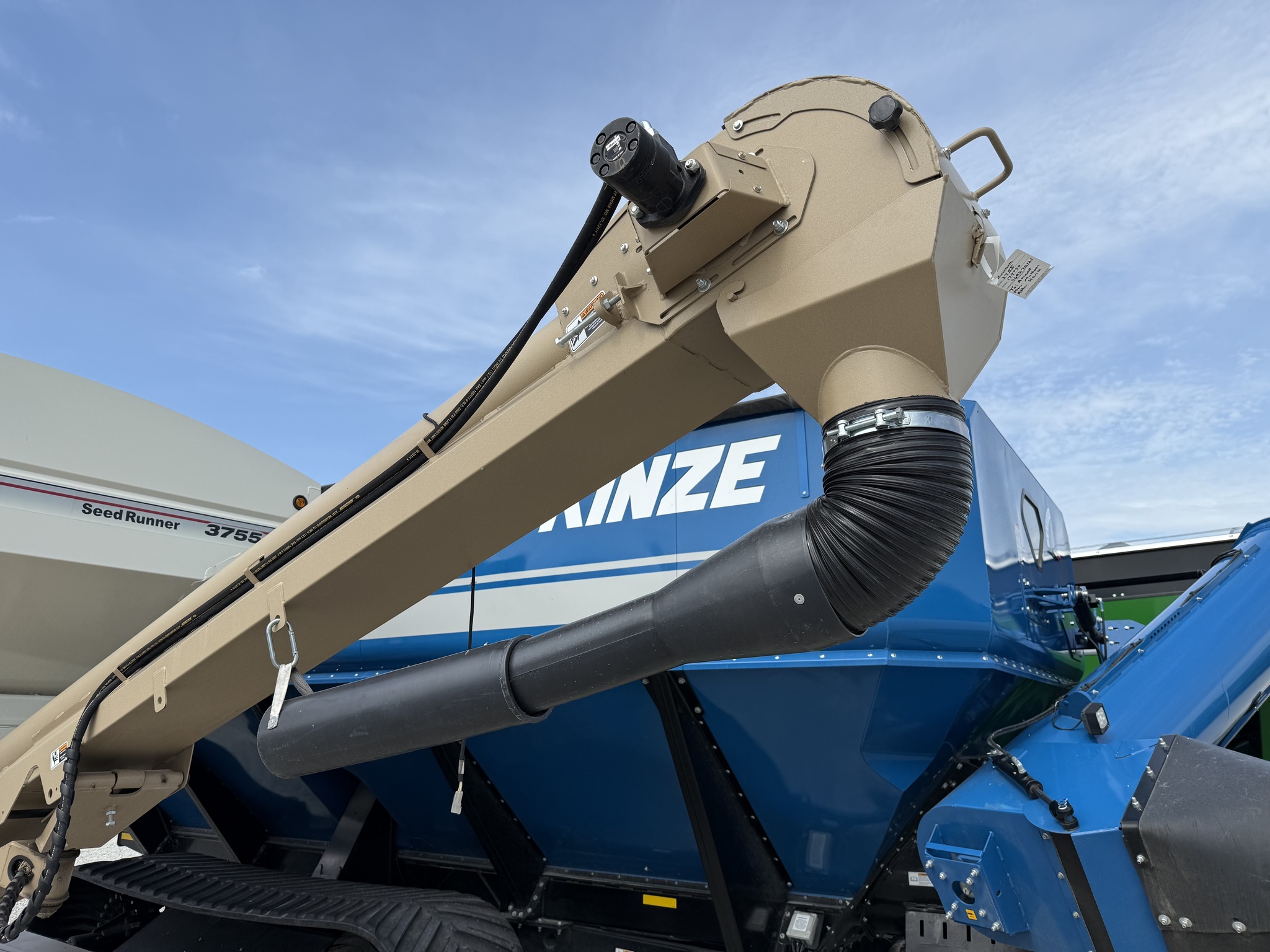 2023 Unverferth 3755 Seed Tender