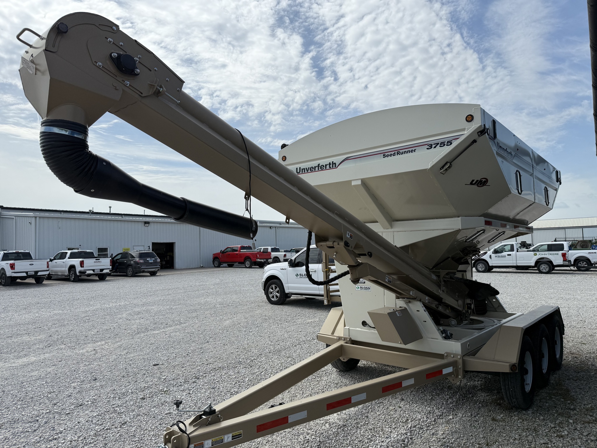 2023 Unverferth 3755 Seed Tender