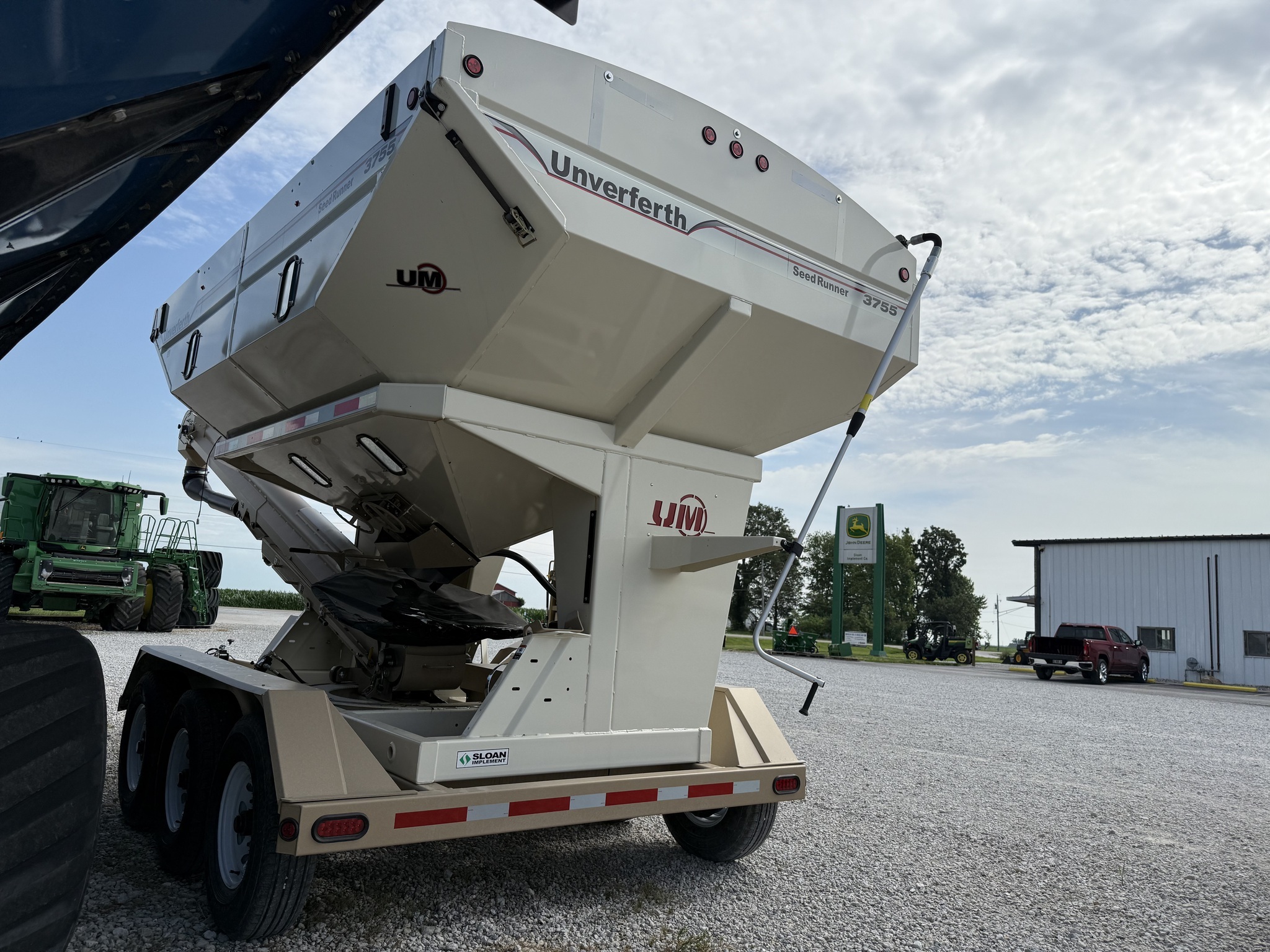 2023 Unverferth 3755 Seed Tender