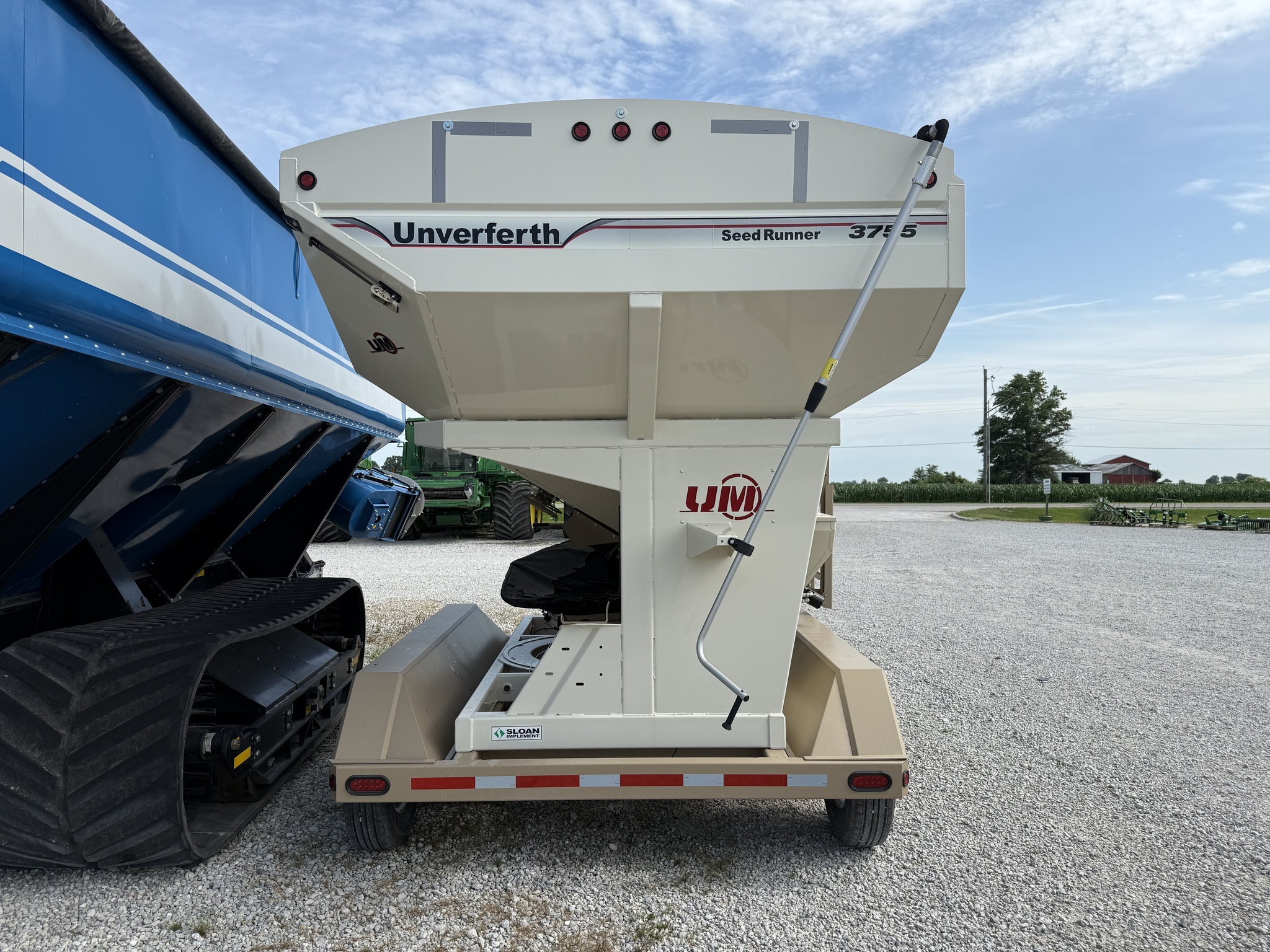 2023 Unverferth 3755 Seed Tender