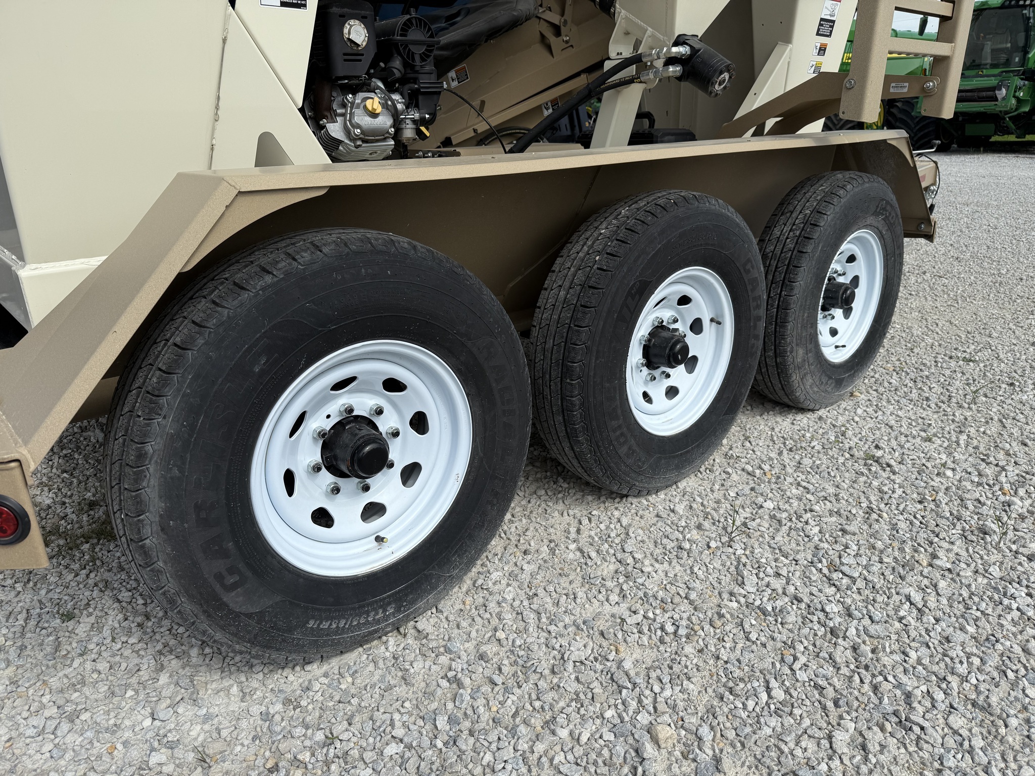 2023 Unverferth 3755 Seed Tender