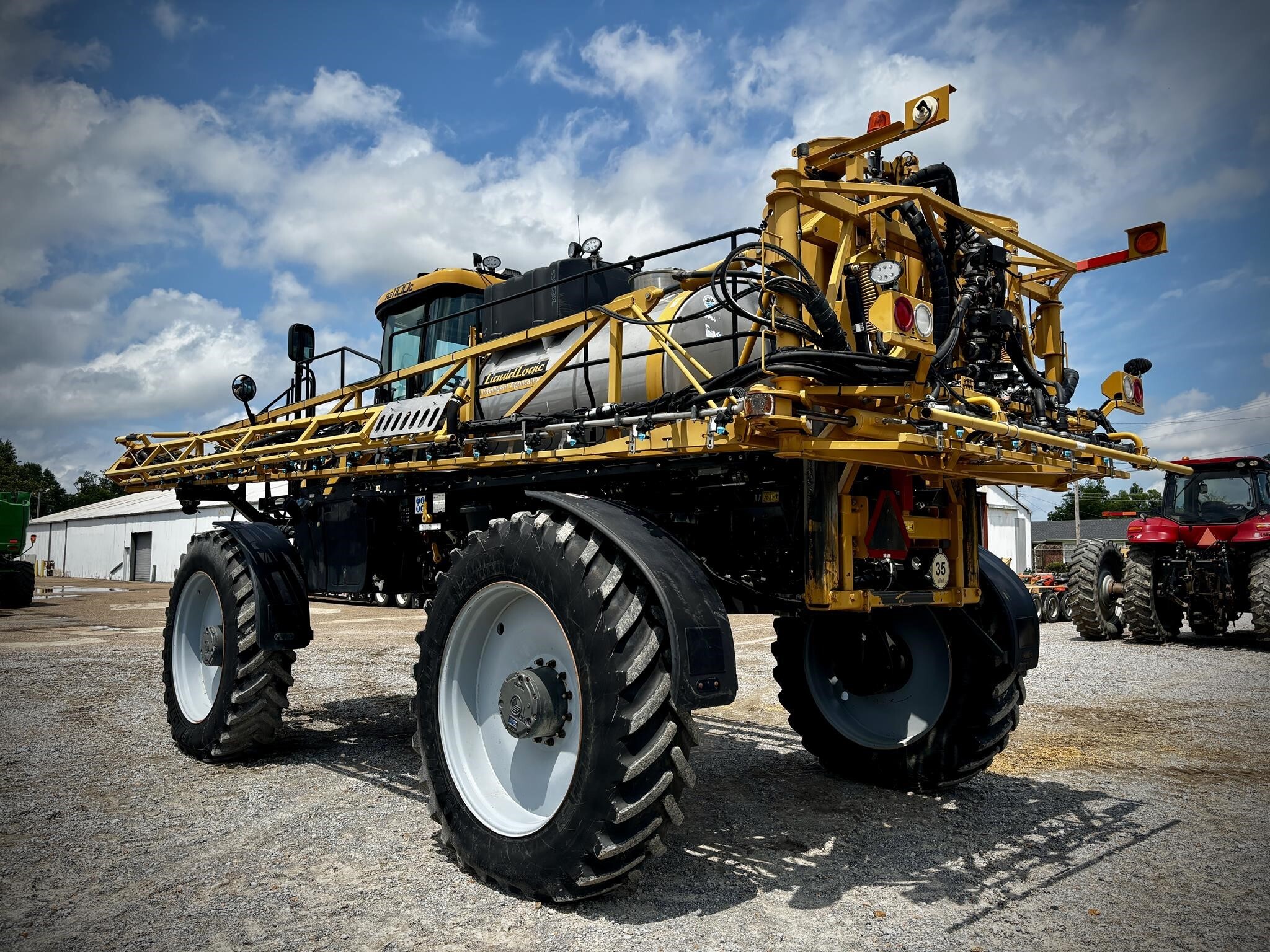 2021 ROGATOR RG1100C Self-Propelled Sprayer